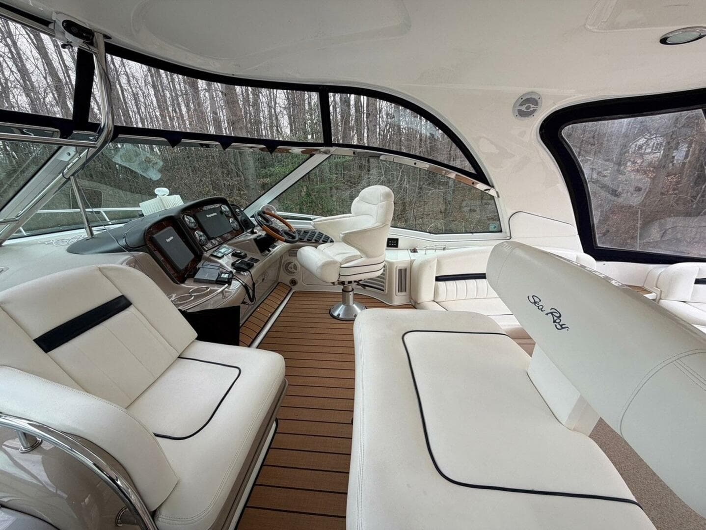 2004 Sea Ray 500 Sundancer — photo 16
