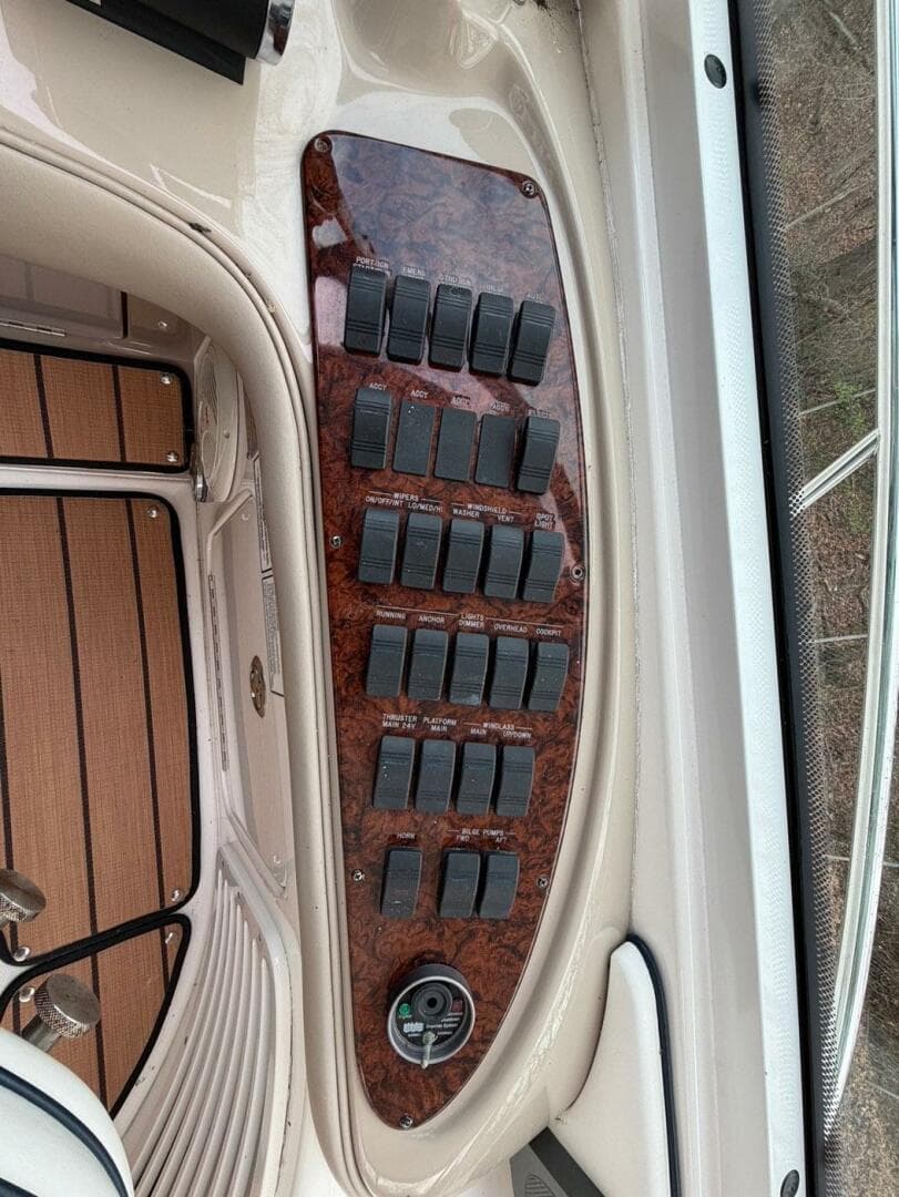 2004 Sea Ray 500 Sundancer — photo 20