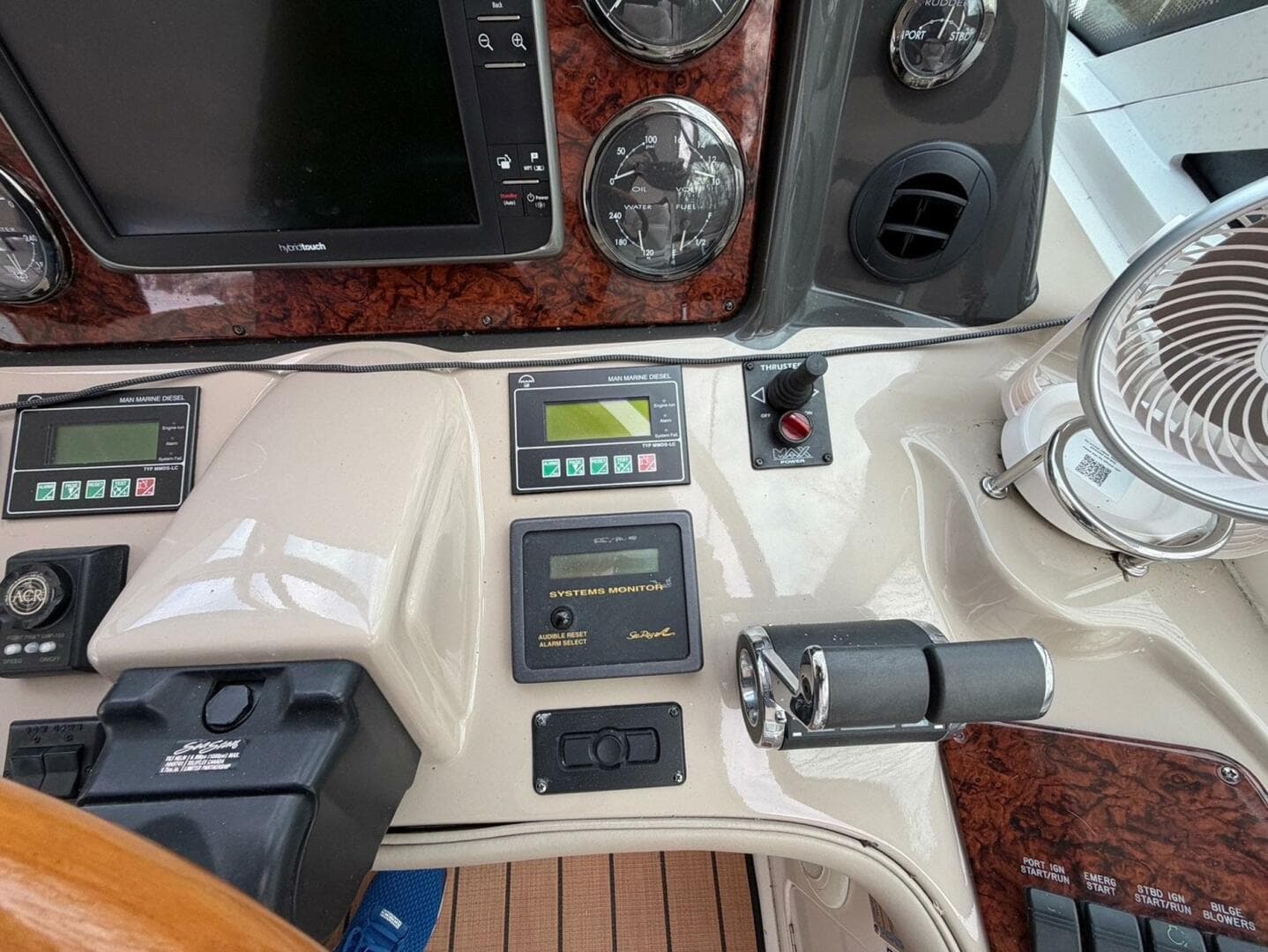 2004 Sea Ray 500 Sundancer — photo 18