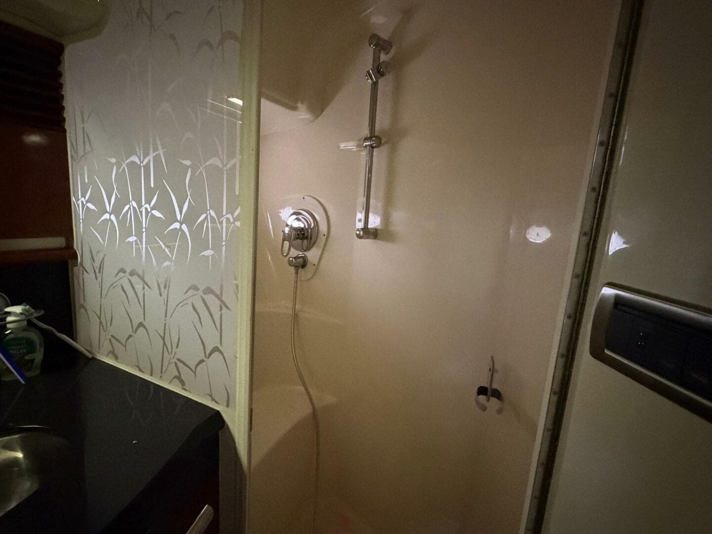 2004 Sea Ray 500 Sundancer — photo 39