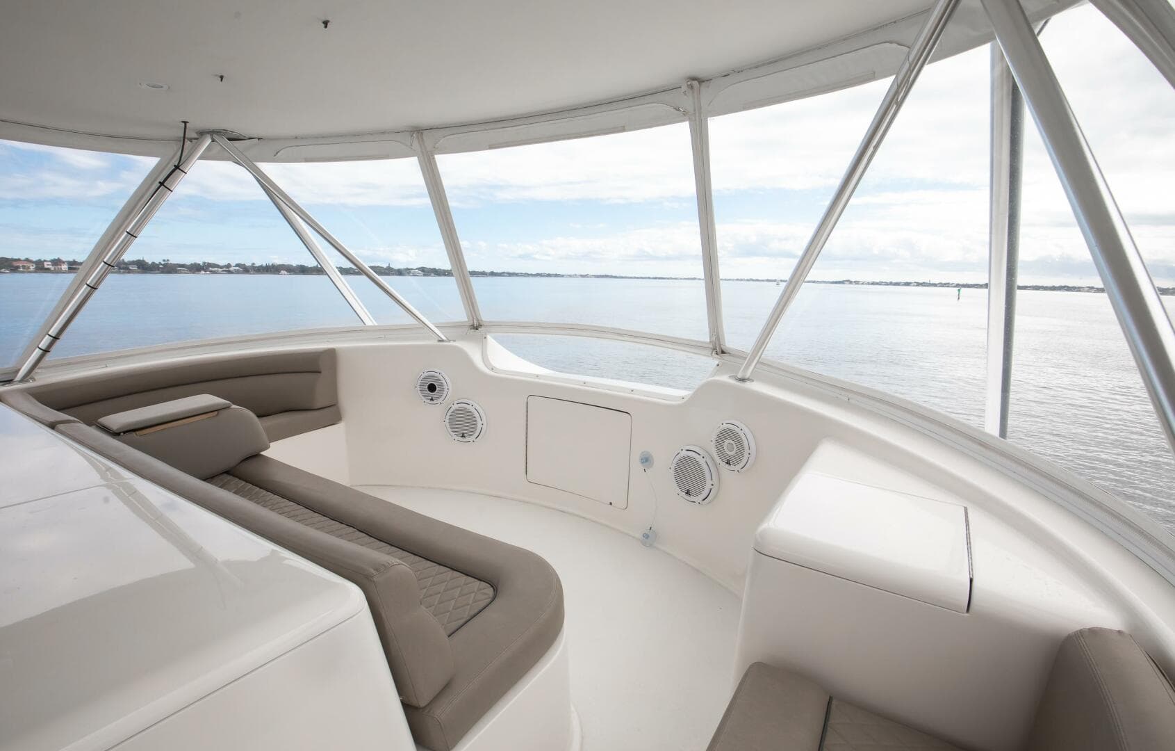 2007 Viking 68 Convertible — photo 20