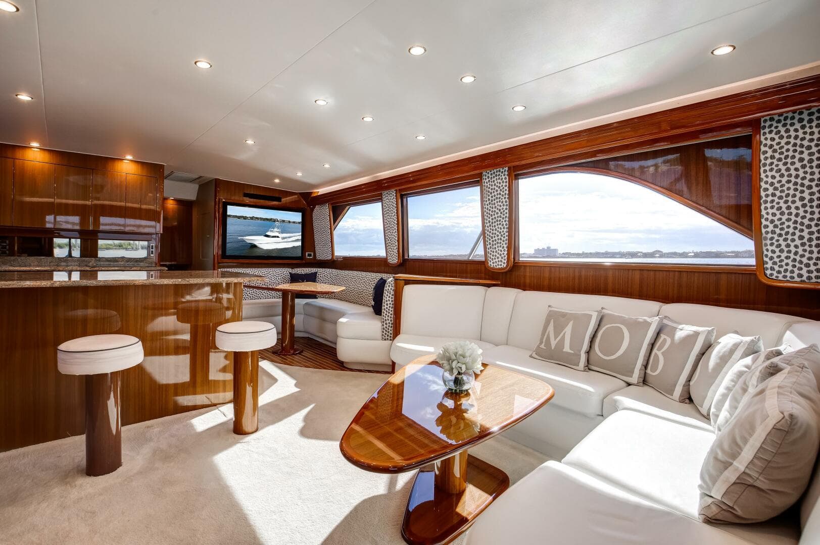 2007 Viking 68 Convertible — photo 4