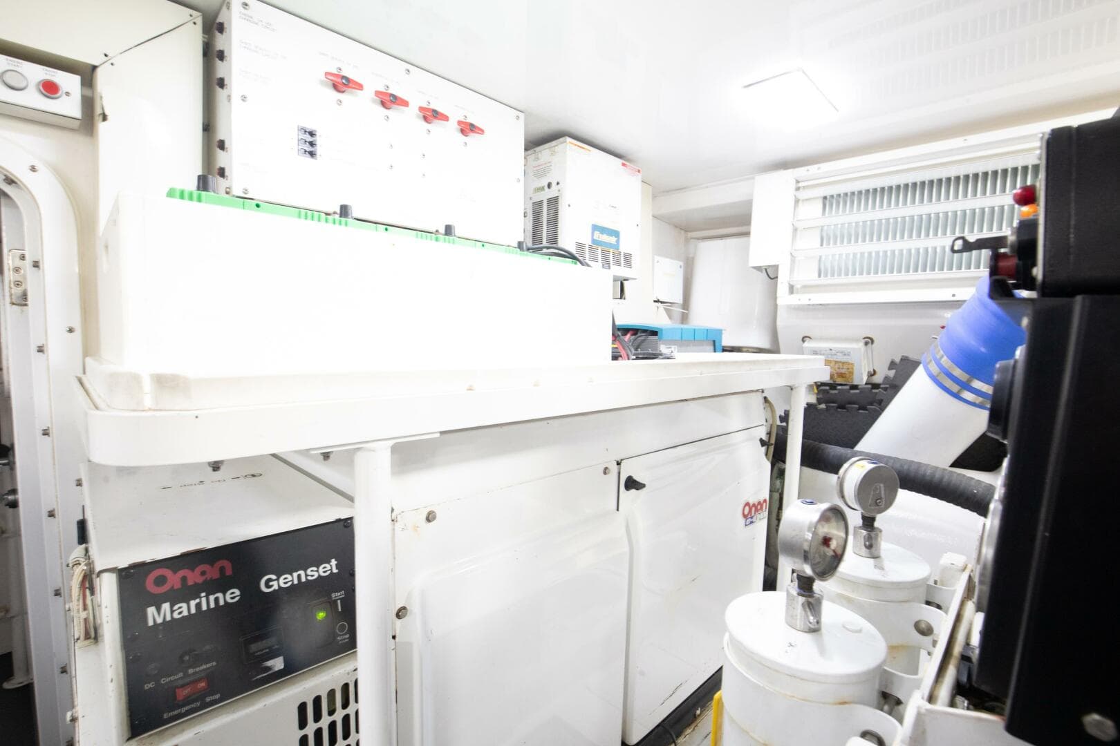 2007 Viking 68 Convertible — photo 35