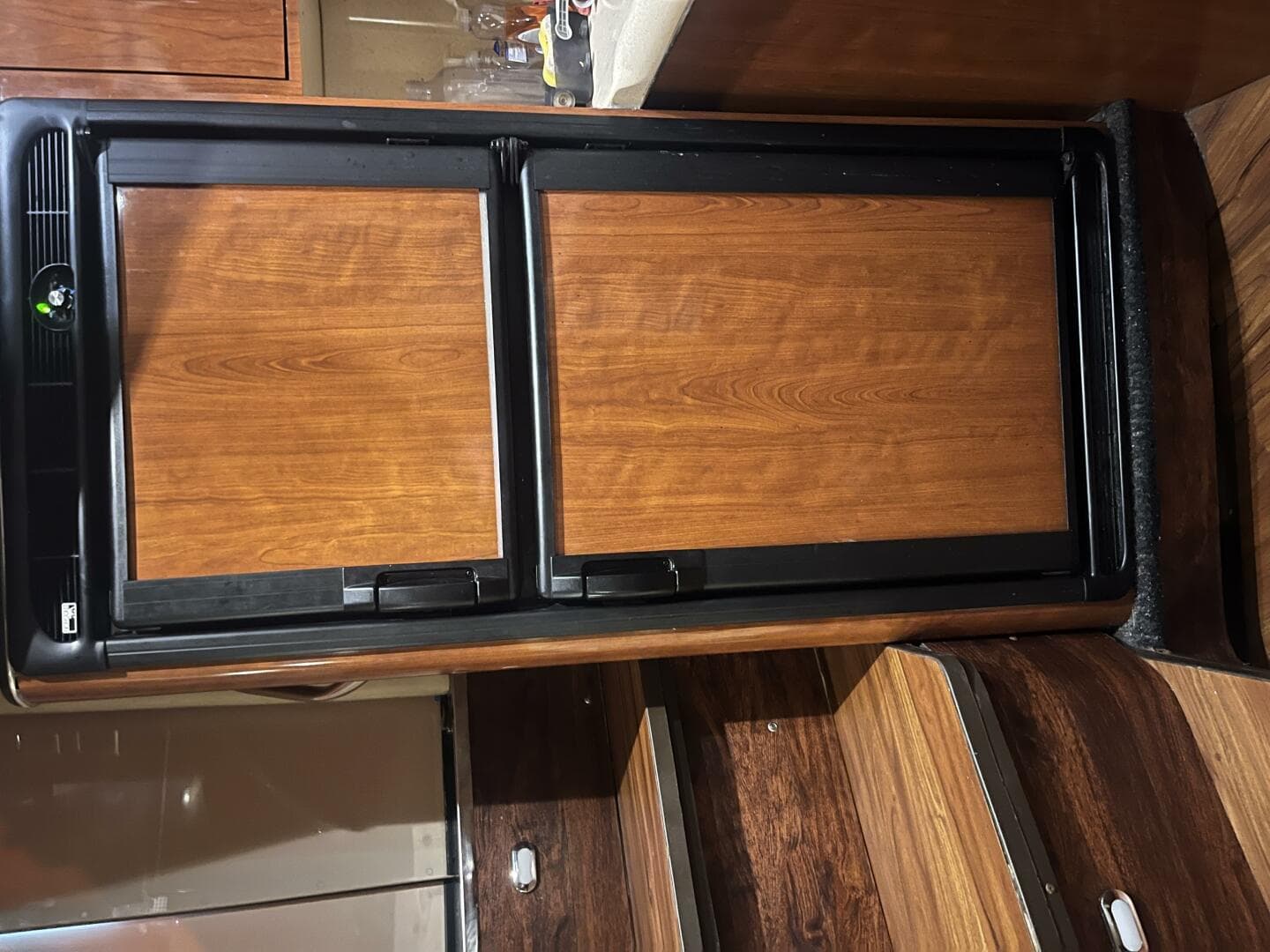 2003 Sea Ray 410 Express Cruiser — photo 12