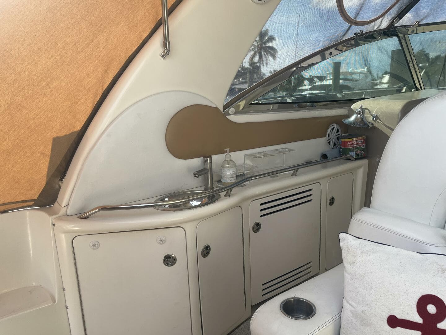 2003 Sea Ray 410 Express Cruiser — photo 4