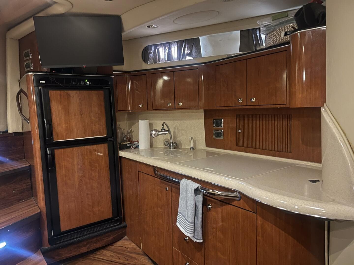 2003 Sea Ray 410 Express Cruiser — photo 7