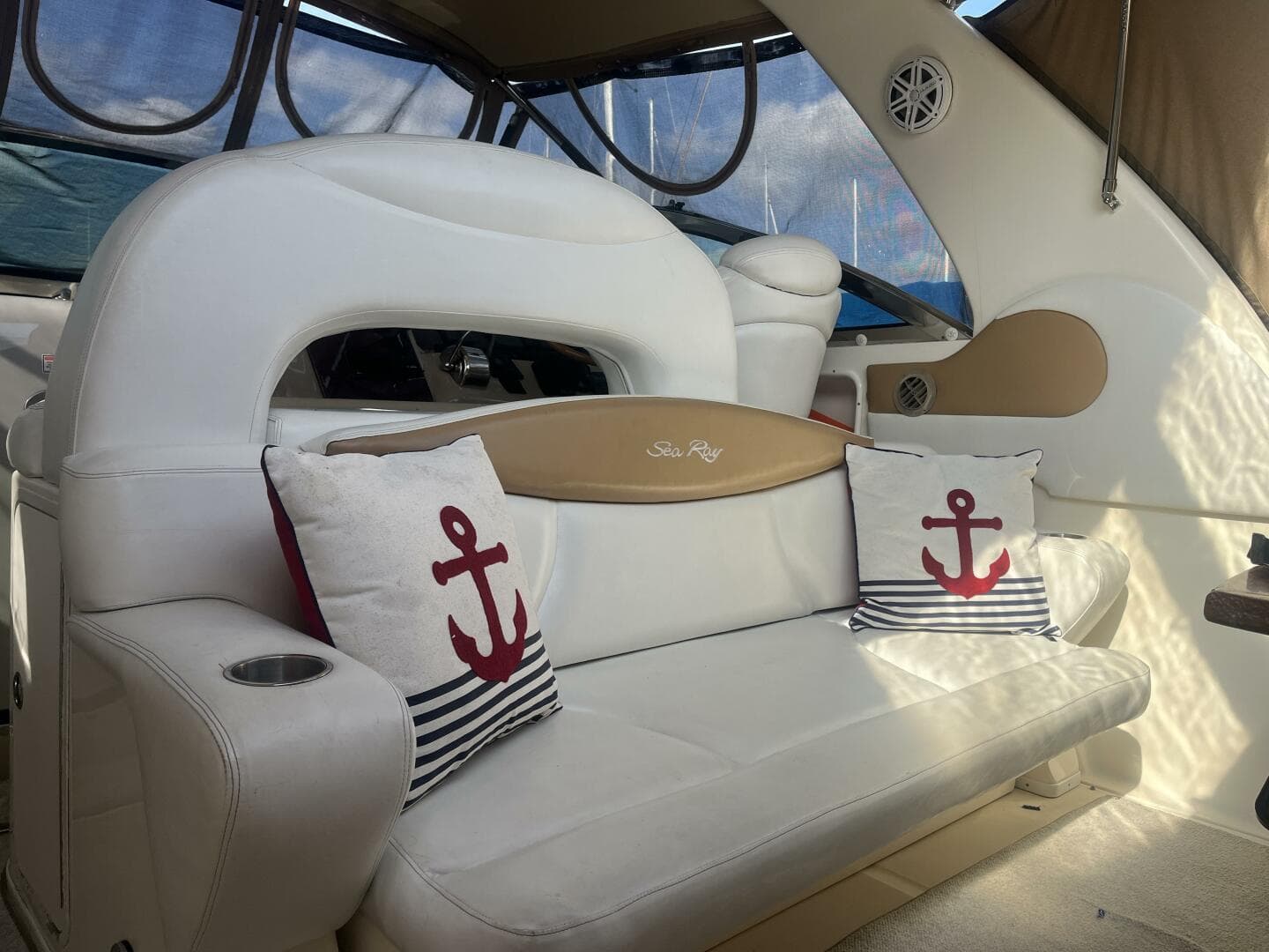 2003 Sea Ray 410 Express Cruiser — photo 3