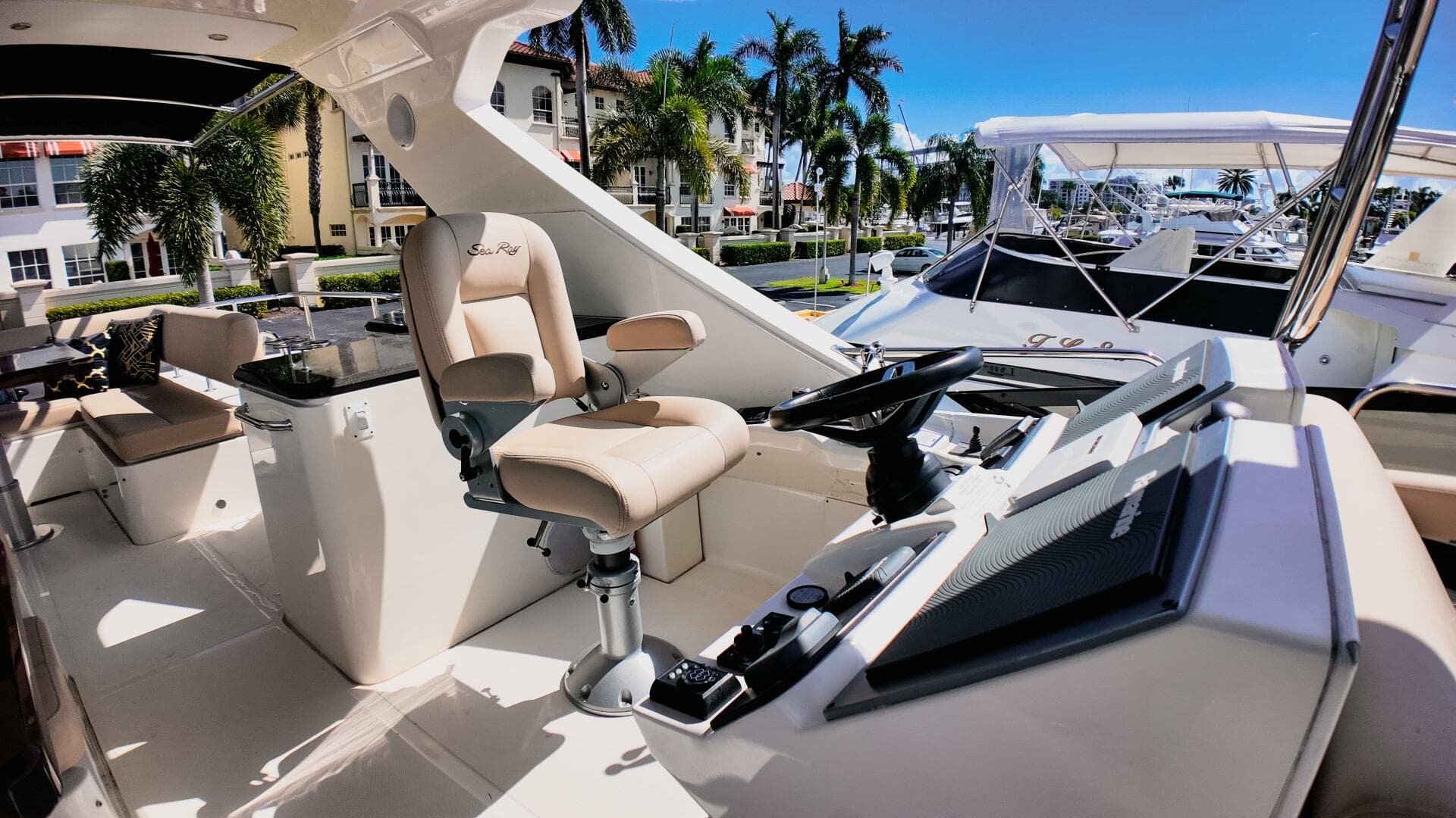 2016 Sea Ray L590 Fly — photo 3
