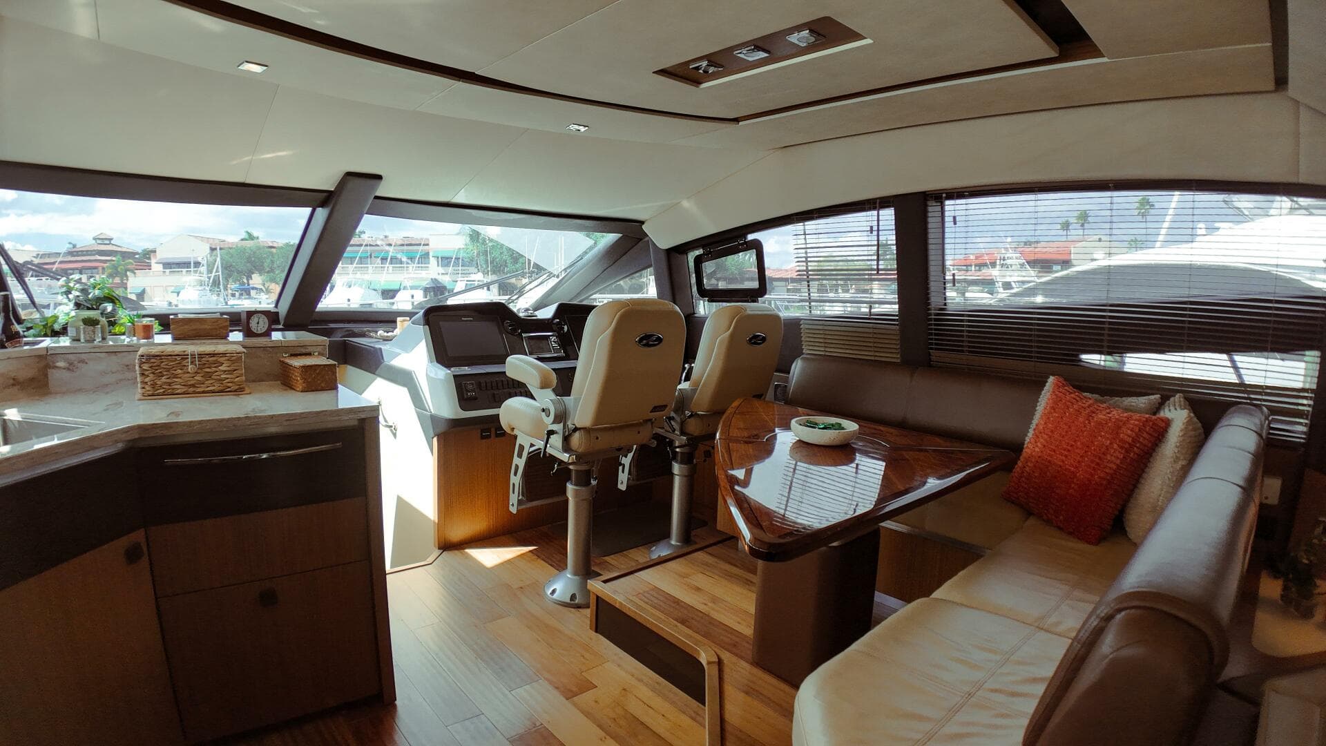 2016 Sea Ray L590 Fly — photo 9