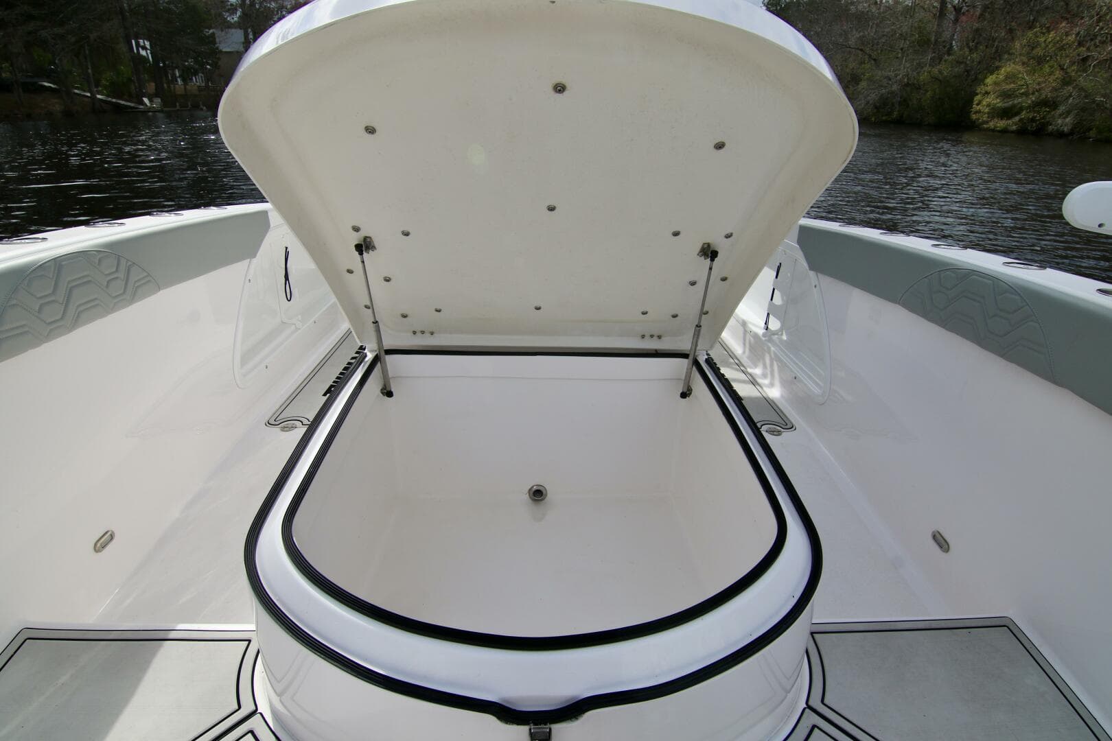 2024 Twin Vee — photo 12