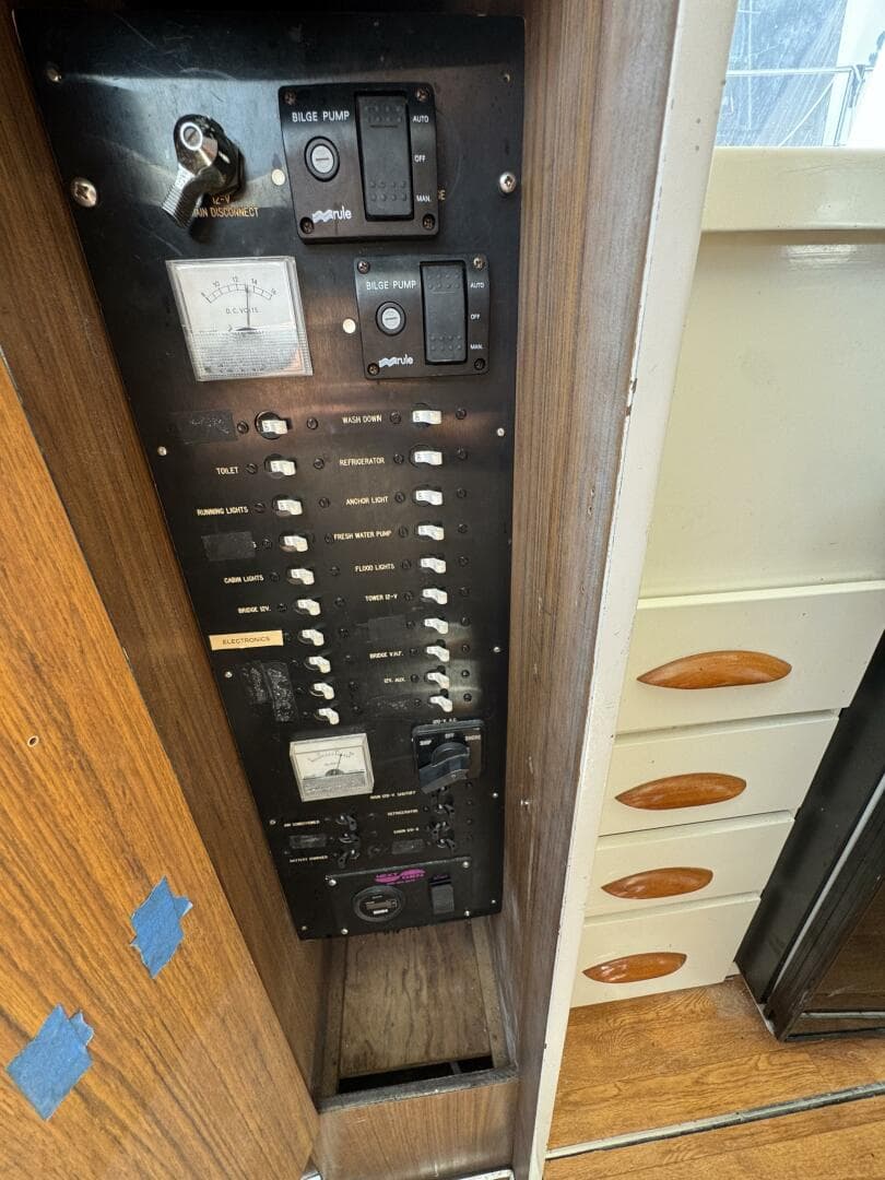 1963 Bertram 31 Sportsman — photo 12