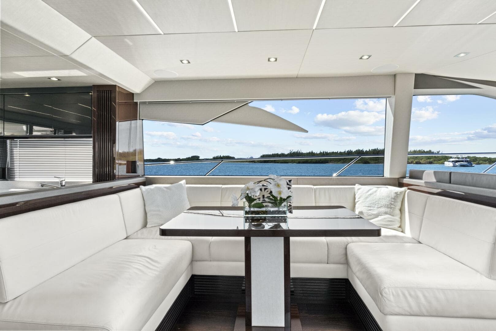 2019 Sunseeker Manhattan 66 — photo 25