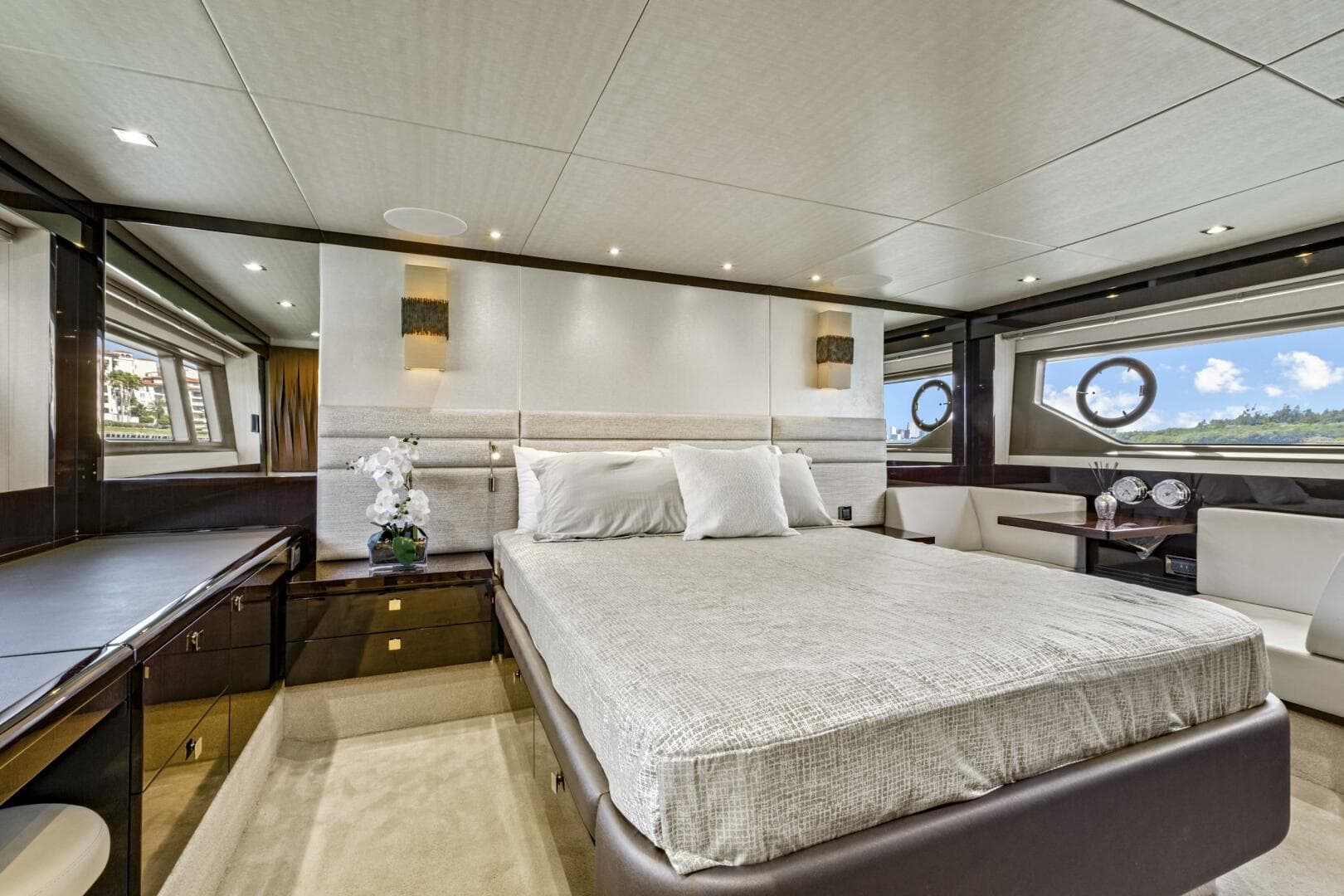 2019 Sunseeker Manhattan 66 — photo 32