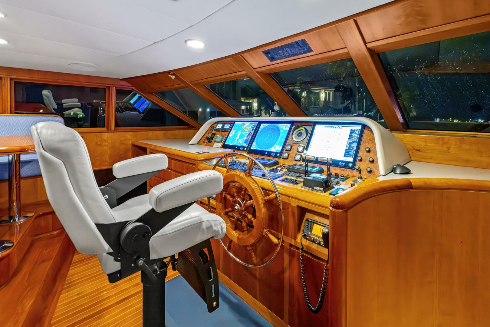 1998 Burger Raised Pilothouse — photo 16