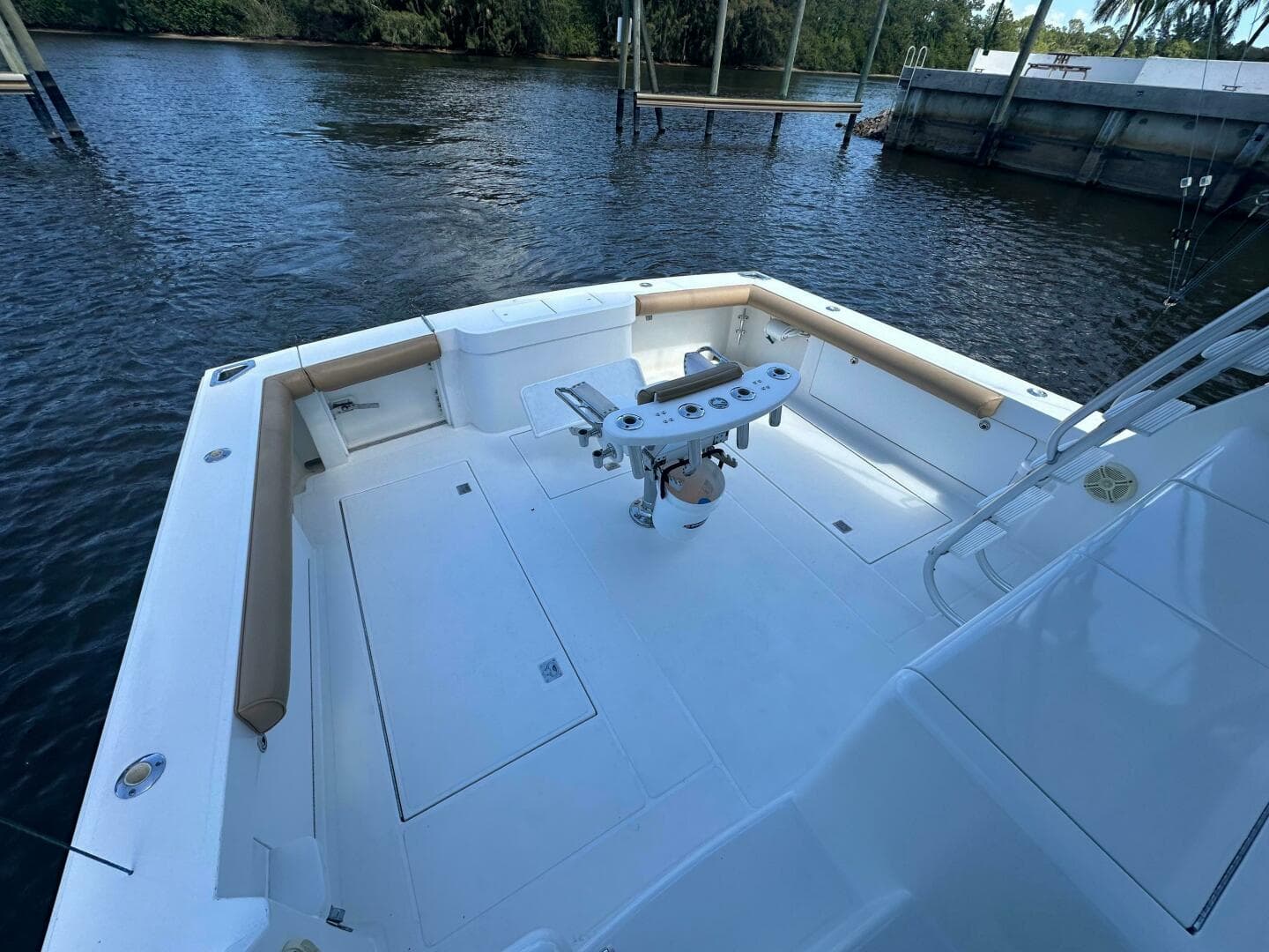 2004 Cabo 48 Flybridge — photo 61