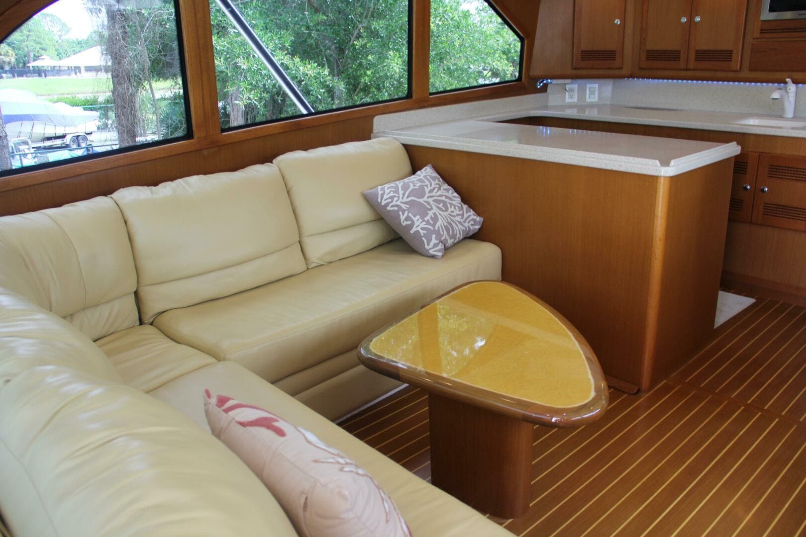2004 Cabo 48 Flybridge — photo 15