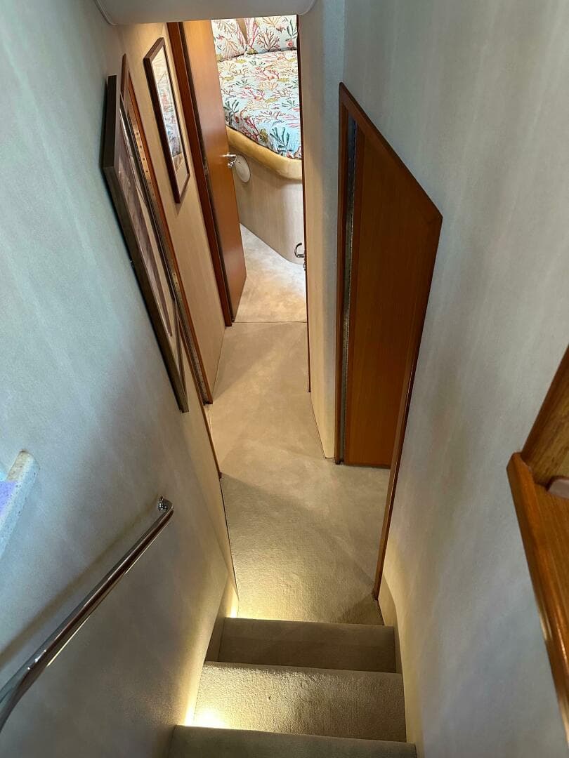 2004 Cabo 48 Flybridge — photo 43