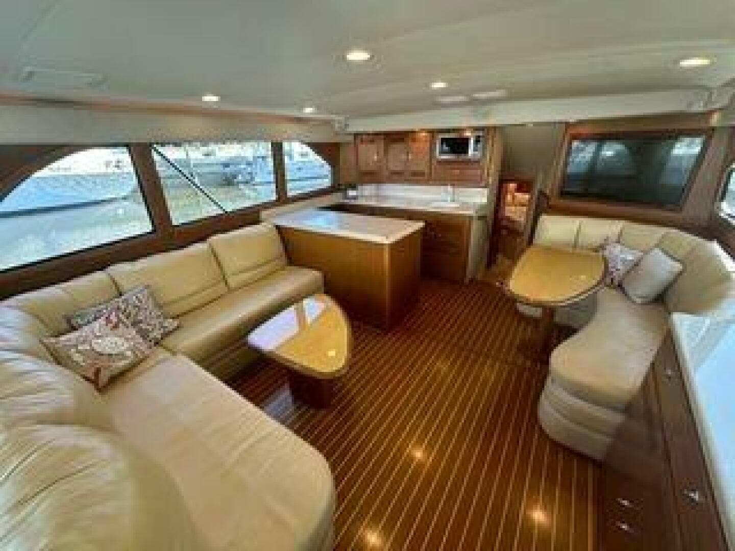 2004 Cabo 48 Flybridge — photo 3