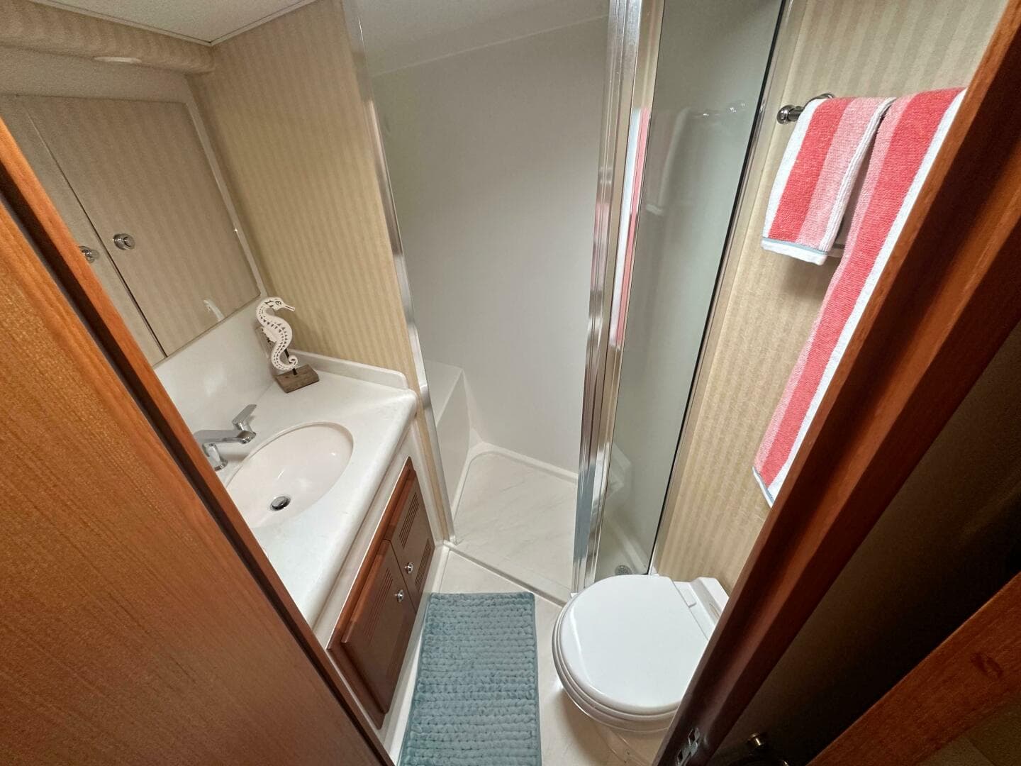 2004 Cabo 48 Flybridge — photo 39