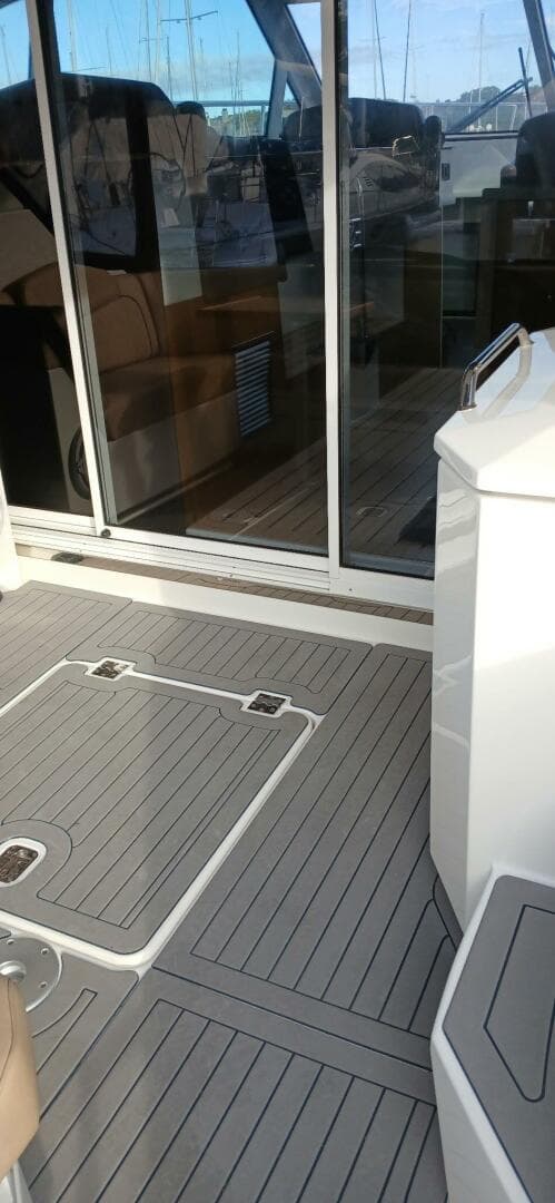 2014 Cruisers Yachts — photo 20