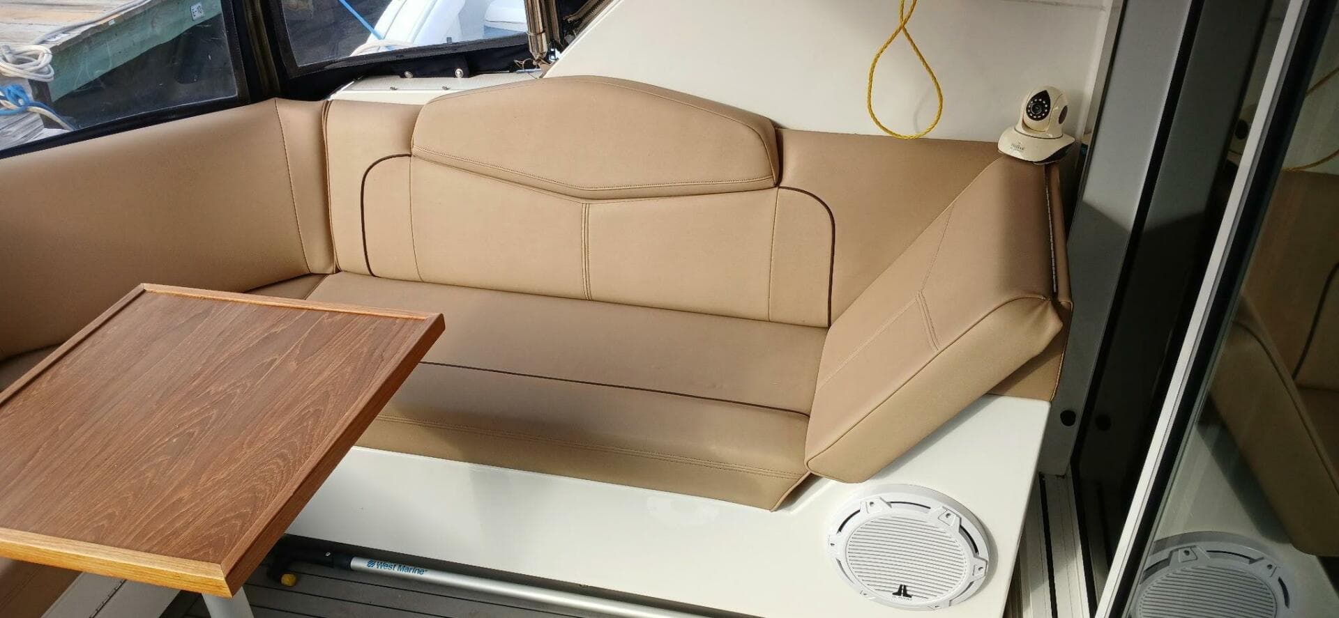 2014 Cruisers Yachts — photo 6