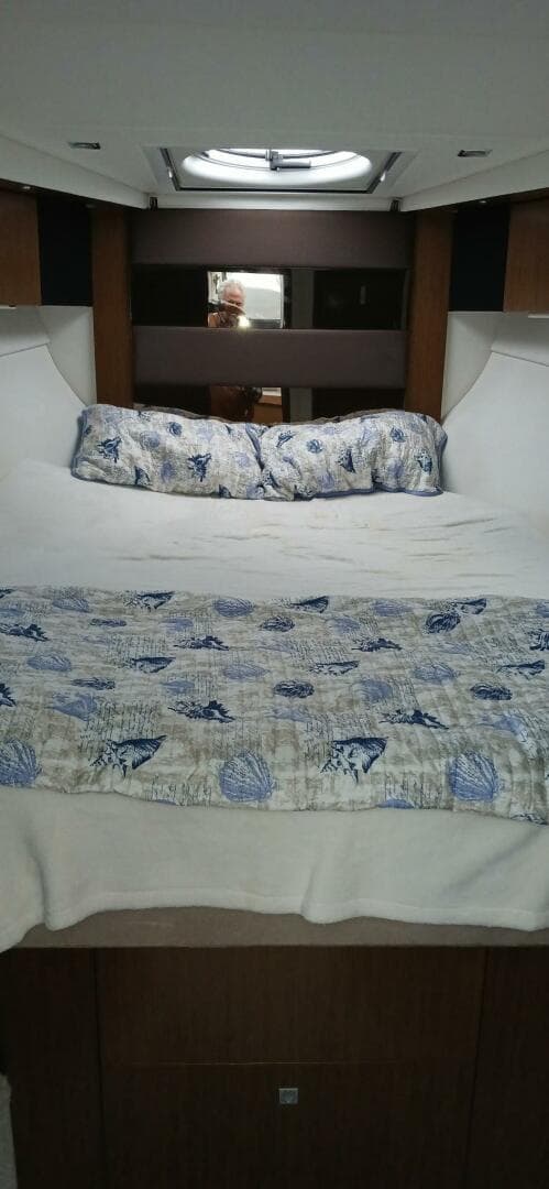 2014 Cruisers Yachts — photo 9