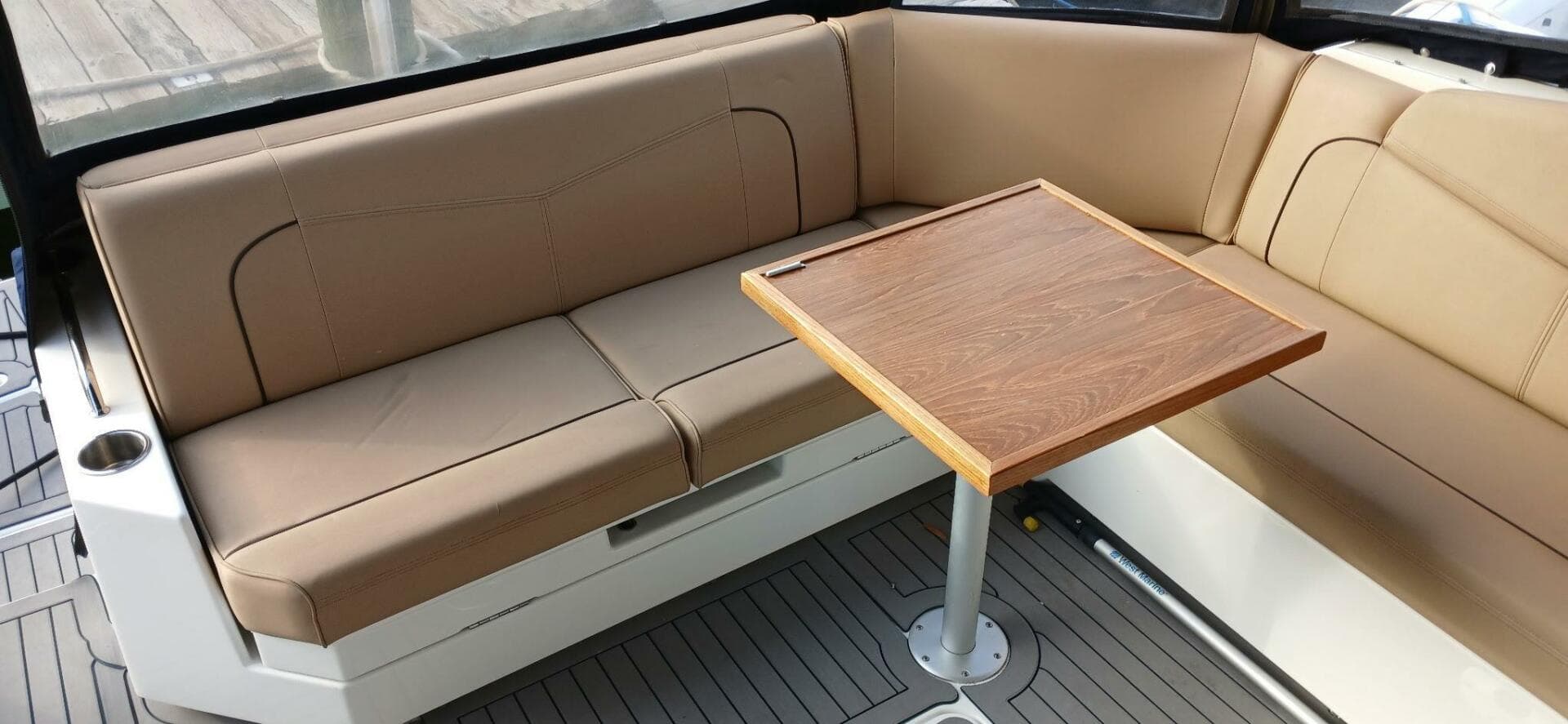 2014 Cruisers Yachts — photo 5