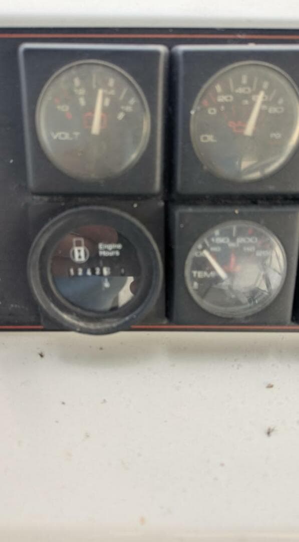 1991 Bayliner 4388 — photo 14