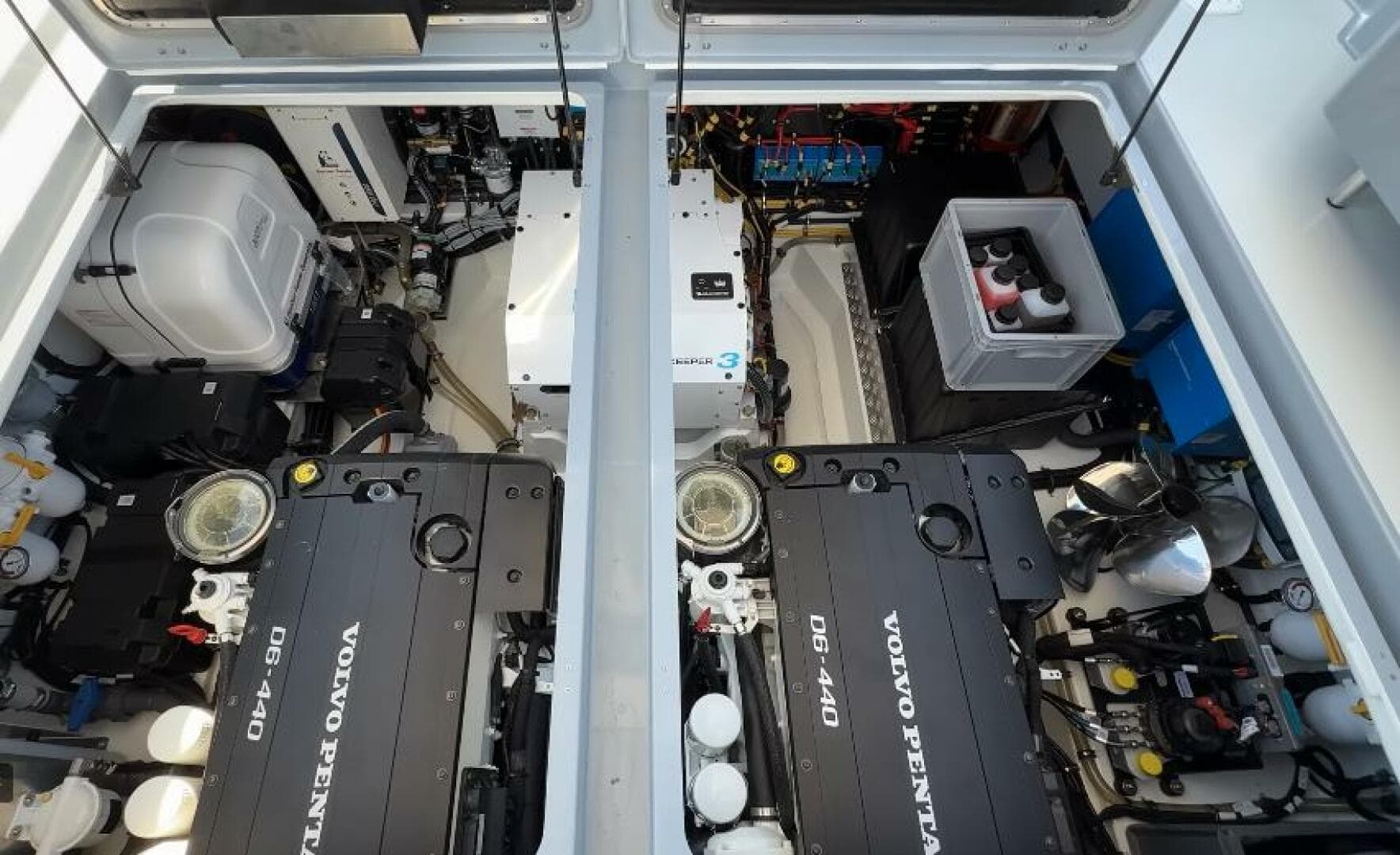 2025 Targa 37 Flybridge — photo 25