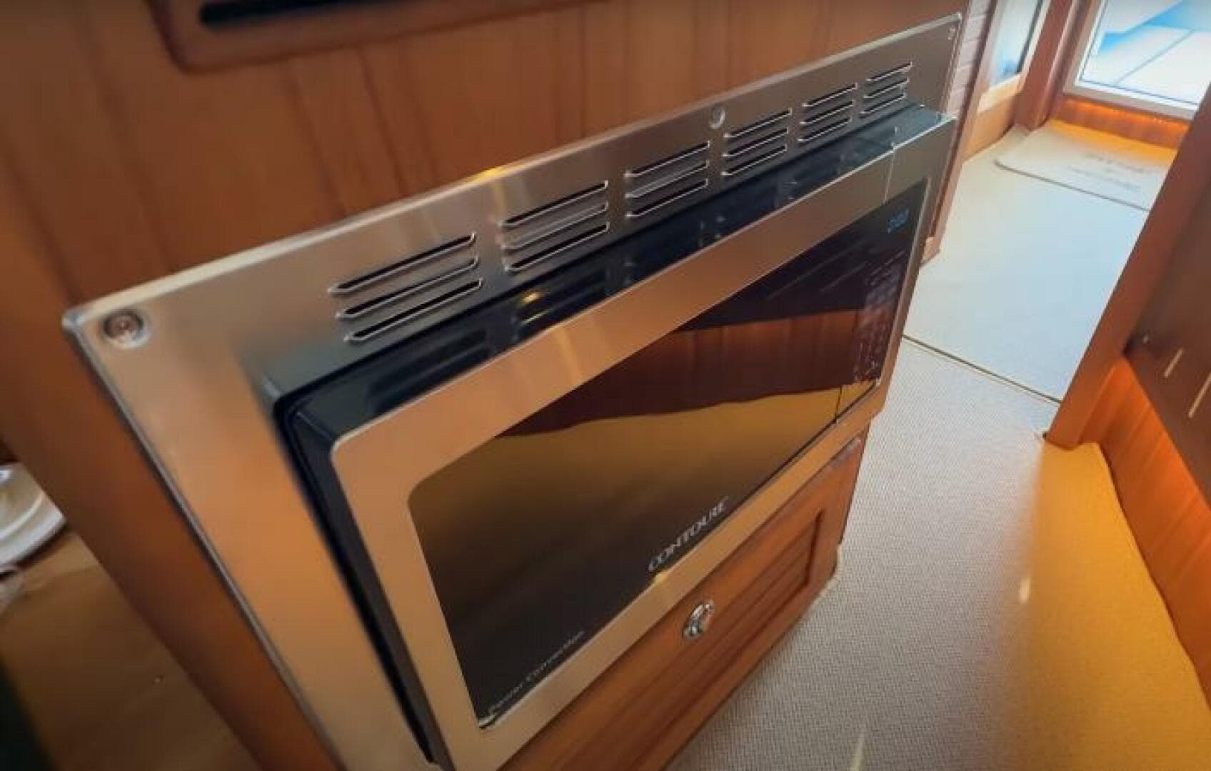 2025 Targa 37 Flybridge — photo 34