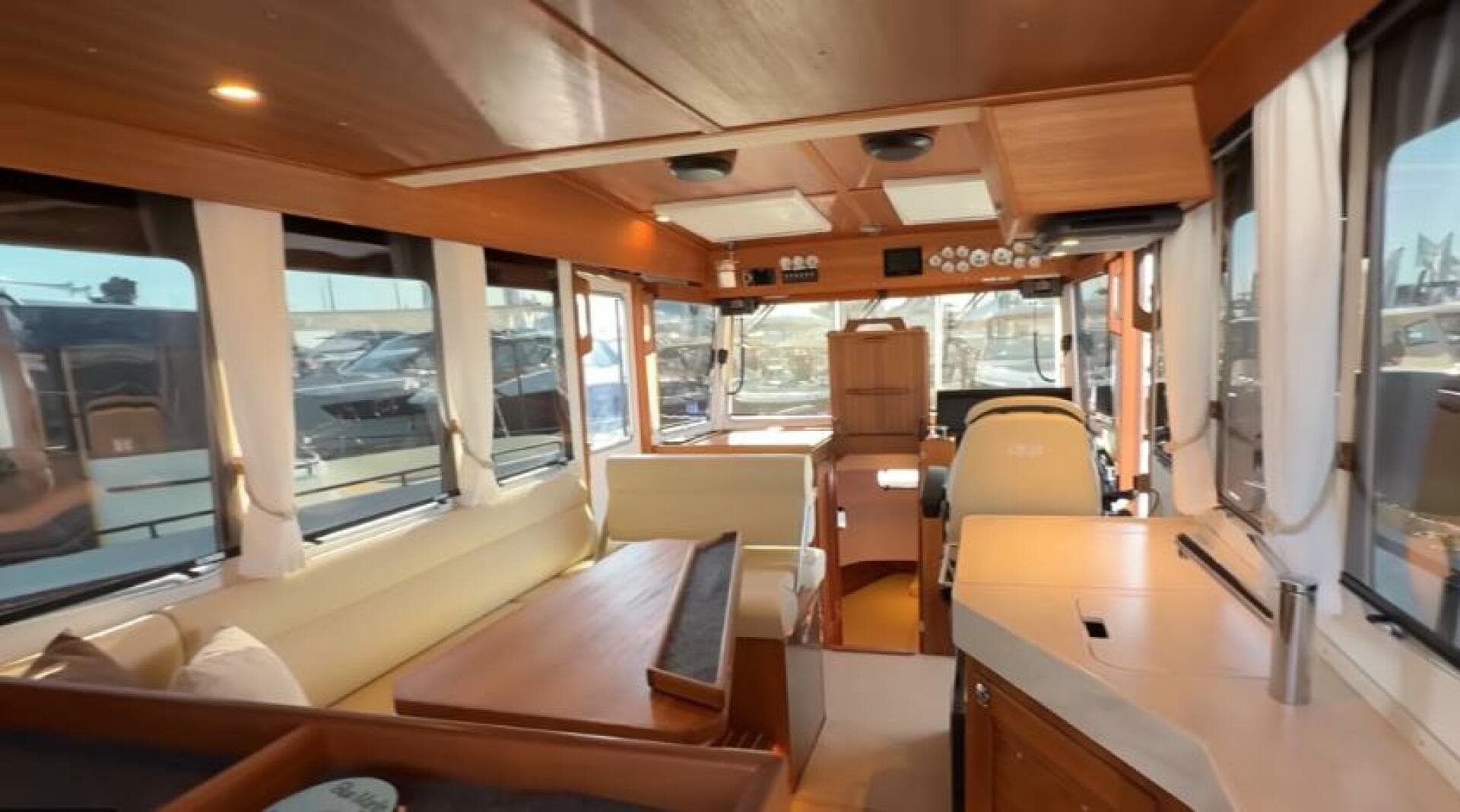 2025 Targa 37 Flybridge — photo 32