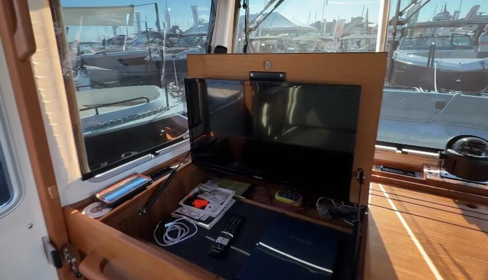 2025 Targa 37 Flybridge — photo 39