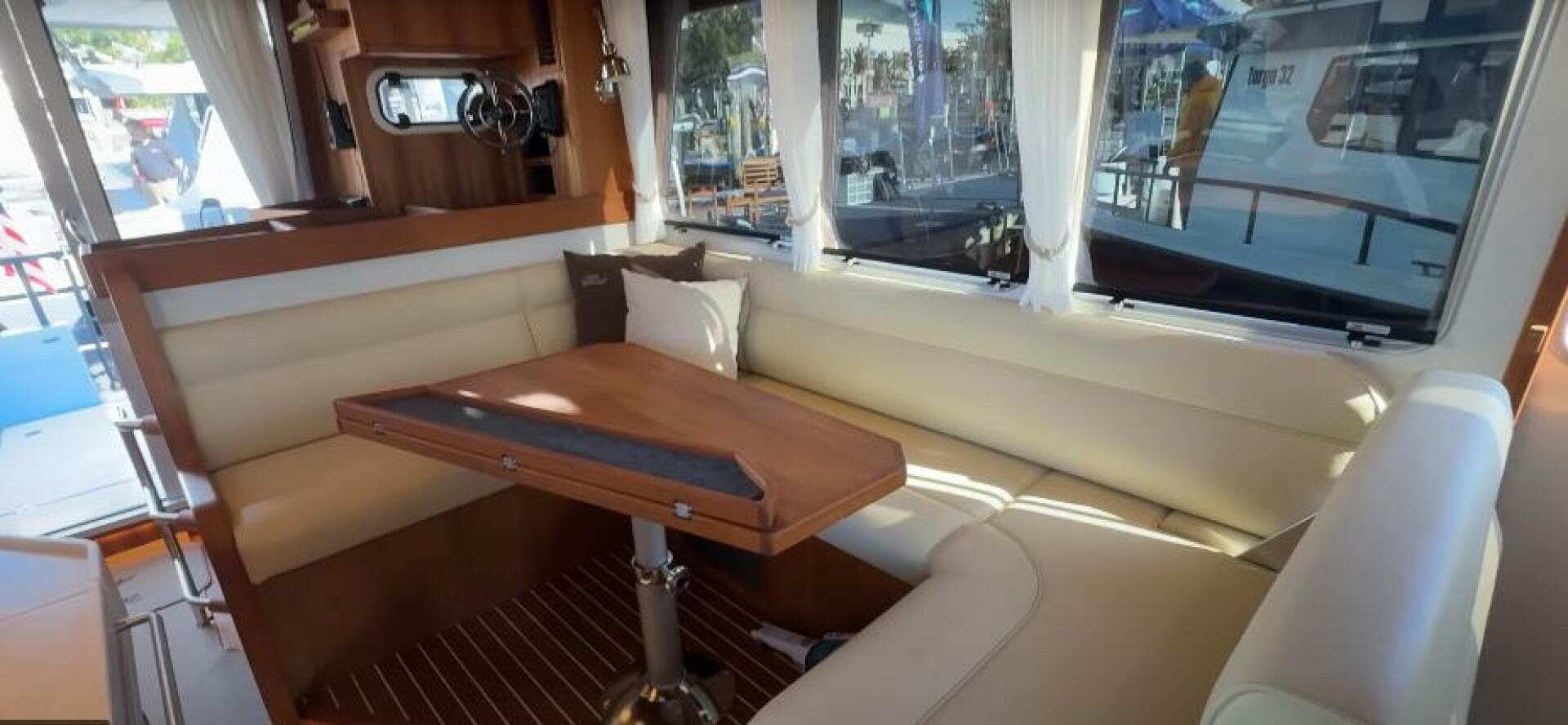 2025 Targa 37 Flybridge — photo 40