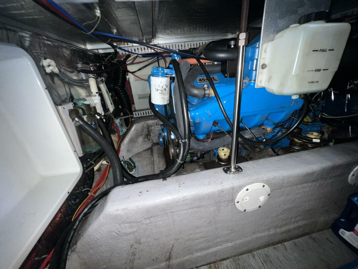 1994 Carver 370 Voyager — photo 15