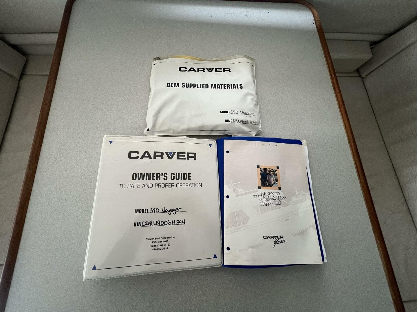 1994 Carver 370 Voyager — photo 9