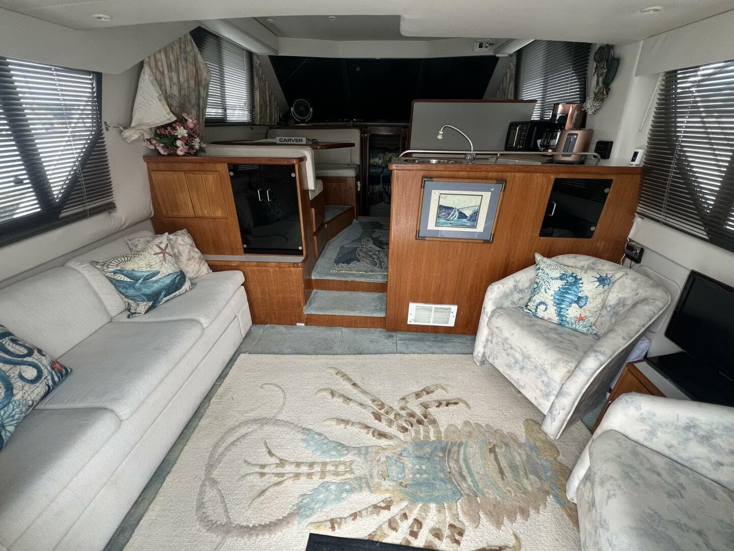 1994 Carver 370 Voyager — photo 7