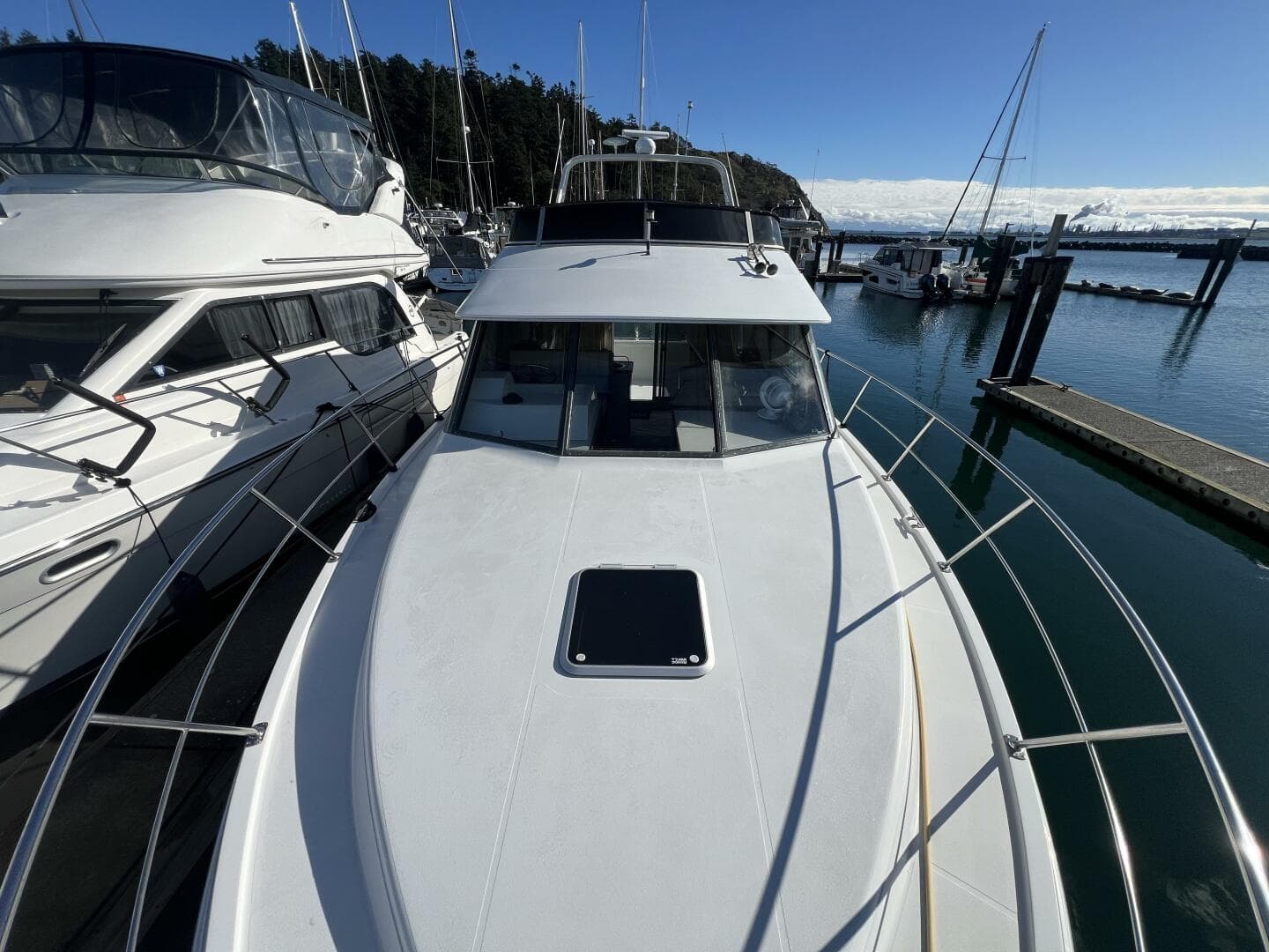 1994 Carver 370 Voyager — photo 4
