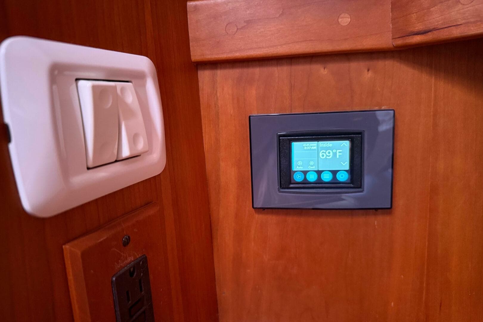 2006 Sabreline 36 Flybridge — photo 35