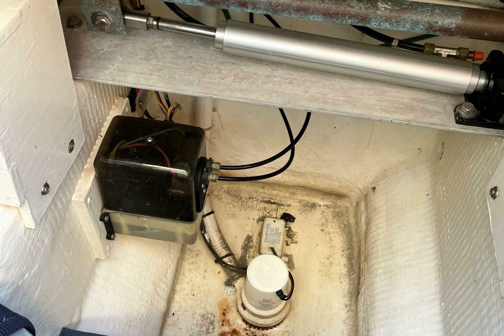 2006 Sabreline 36 Flybridge — photo 43