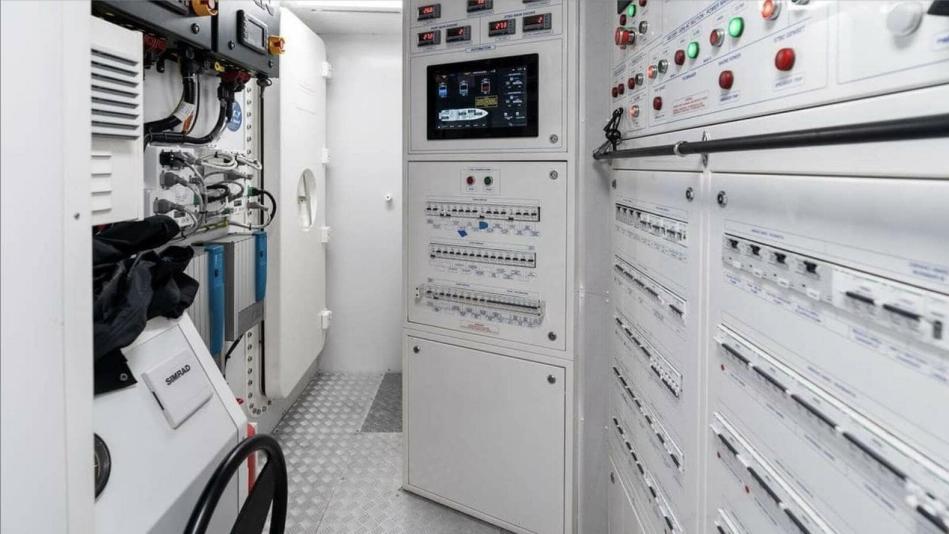 2022 Custom Line Navetta 37 — photo 20