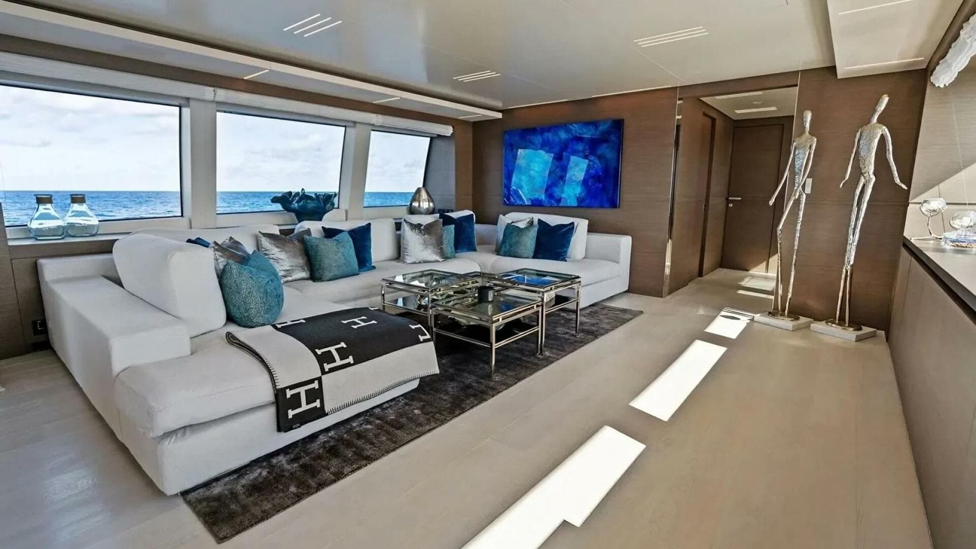 2022 Custom Line Navetta 37 — photo 9