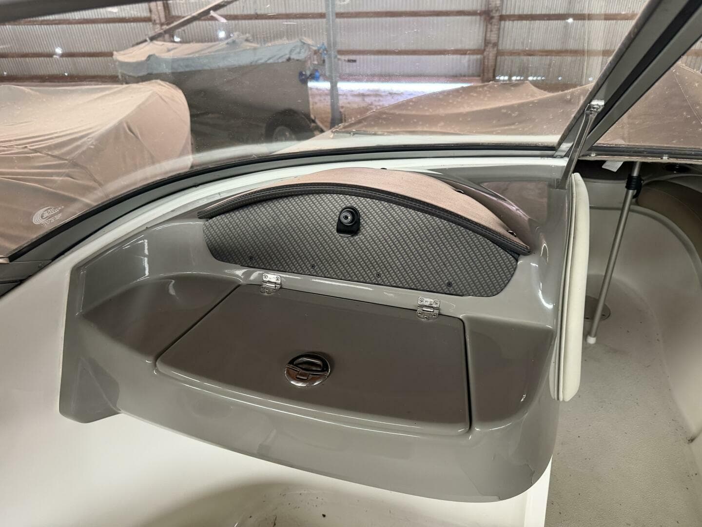 2019 Stingray 208 LS — photo 21