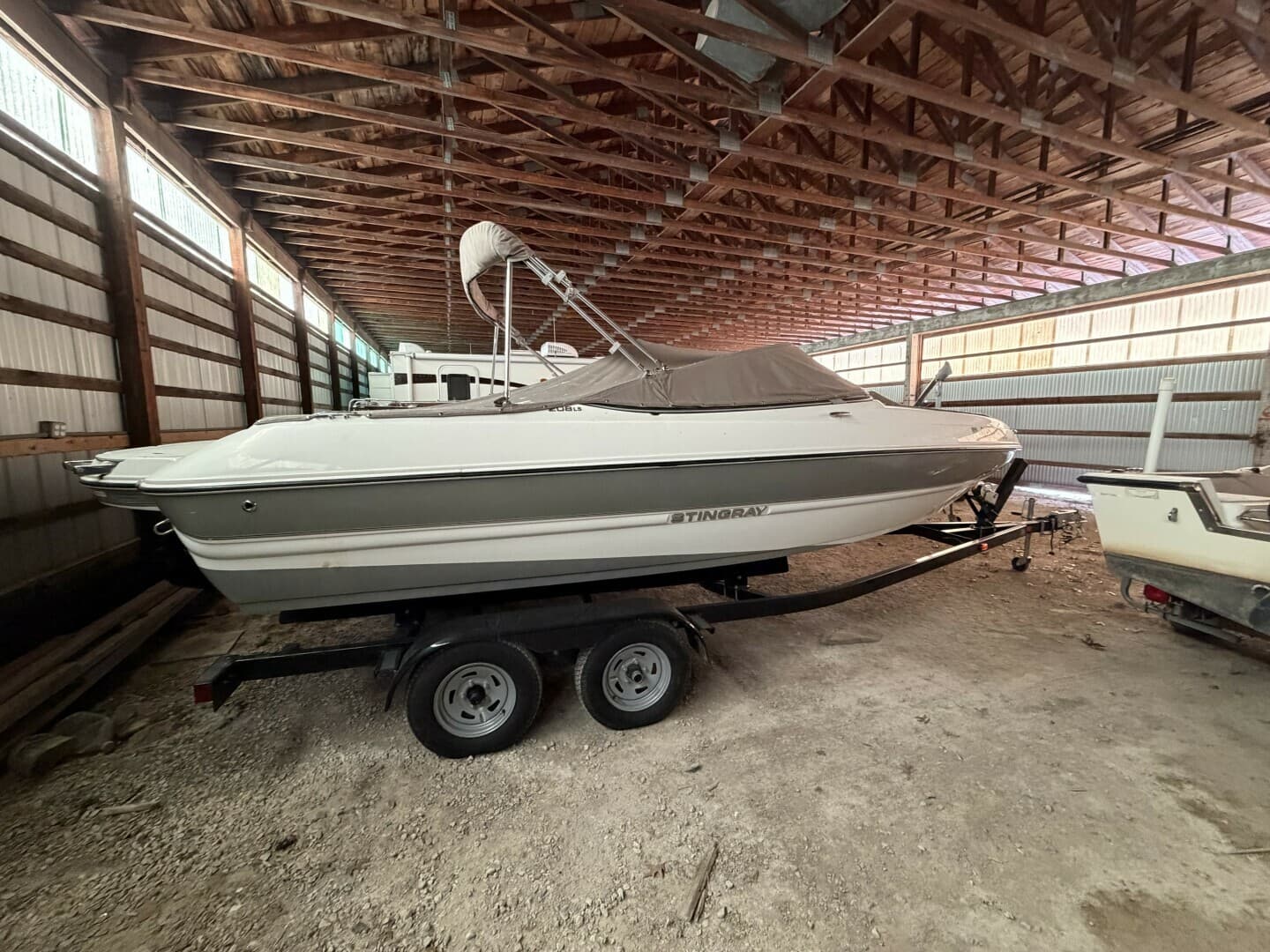 2019 Stingray 208 LS — photo 1