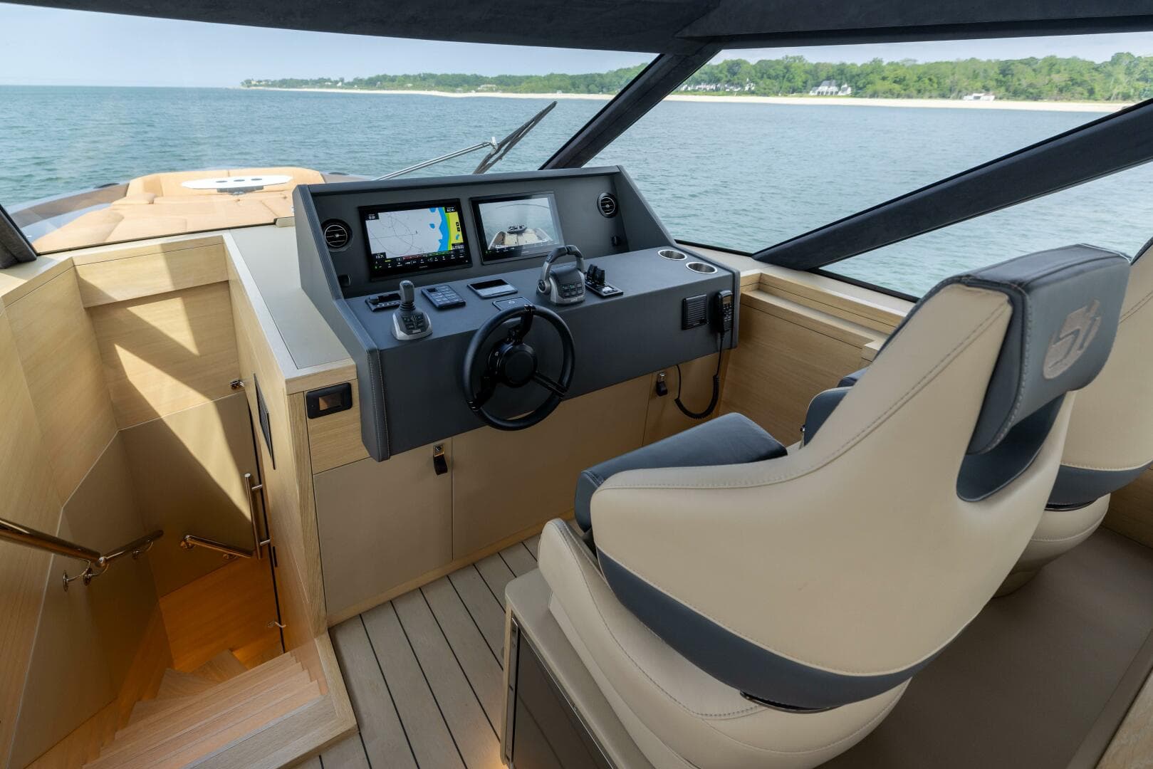 2025 Steeler Bronson 67 Beachclub — photo 40