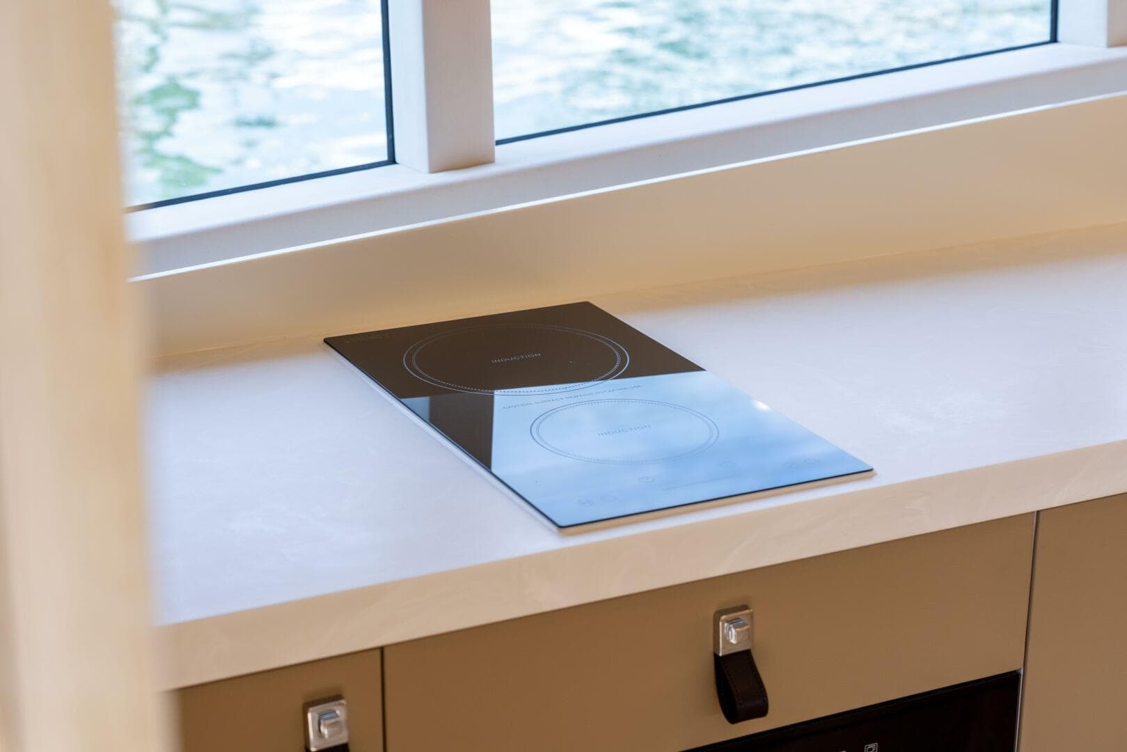 2025 Steeler Bronson 67 Beachclub — photo 24