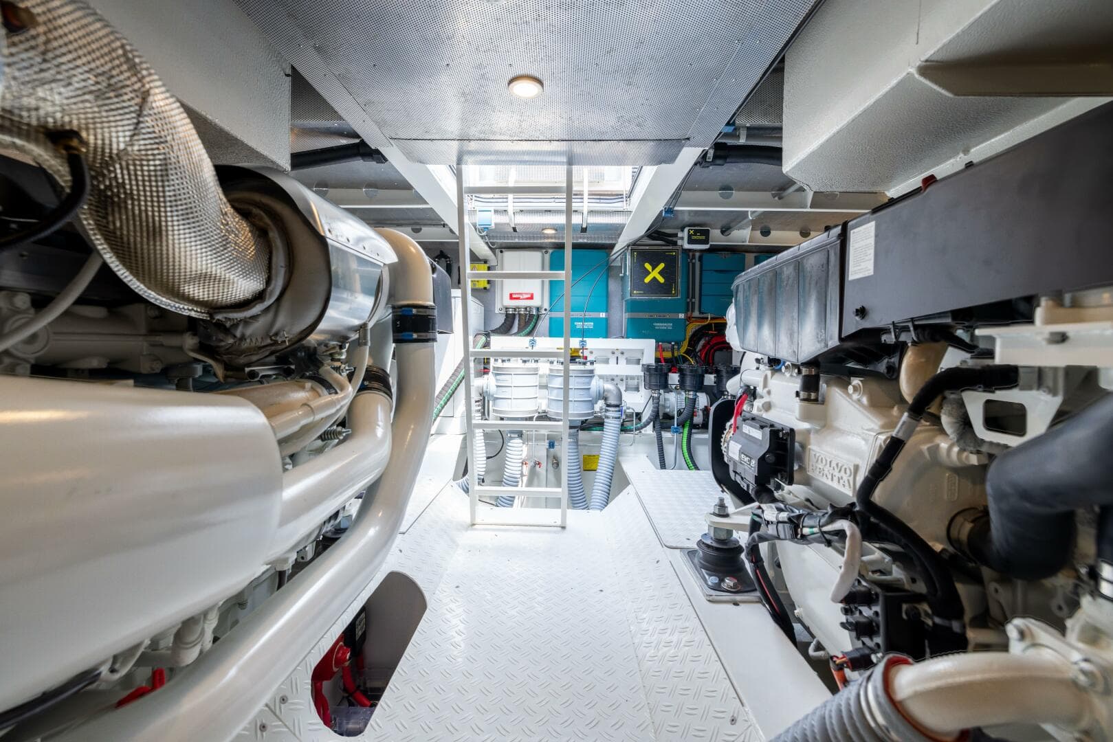 2025 Steeler Bronson 67 Beachclub — photo 54