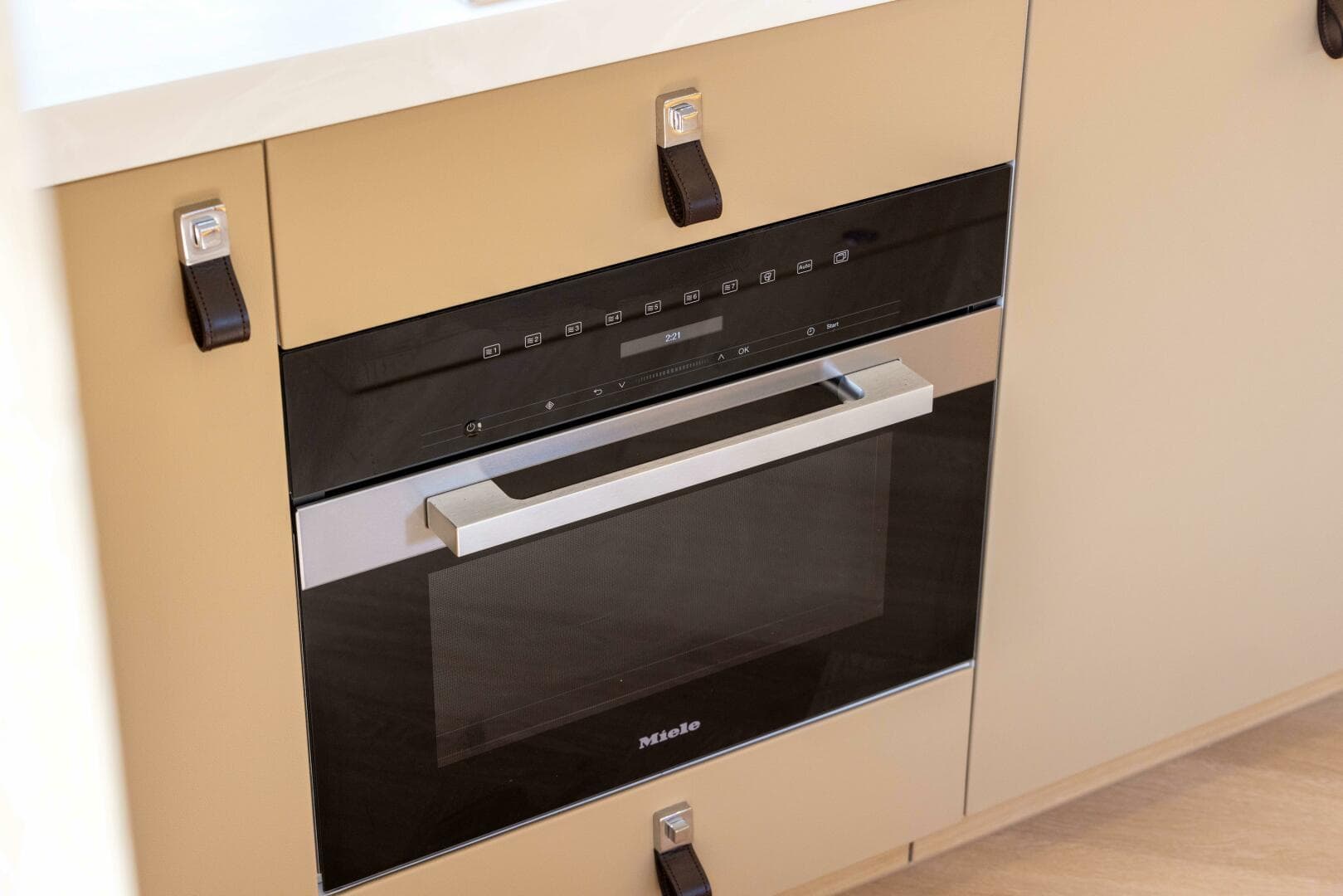 2025 Steeler Bronson 67 Beachclub — photo 23