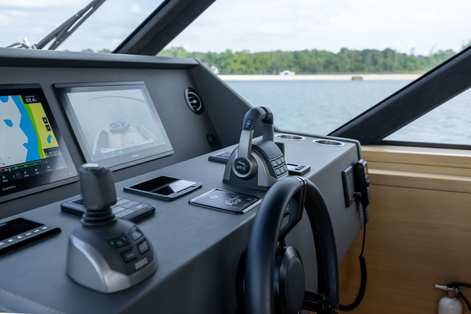 2025 Steeler Bronson 67 Beachclub — photo 42