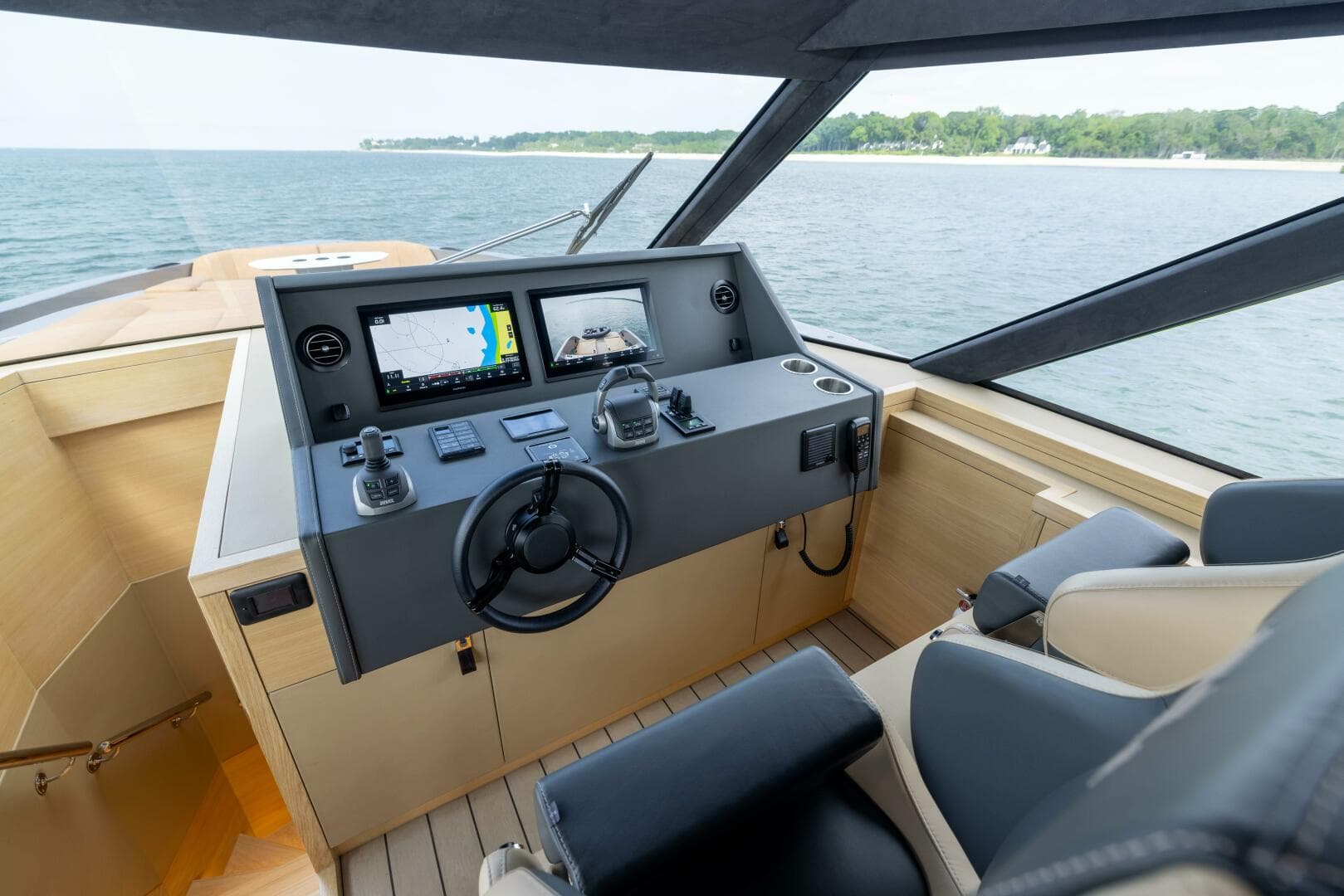 2025 Steeler Bronson 67 Beachclub — photo 41