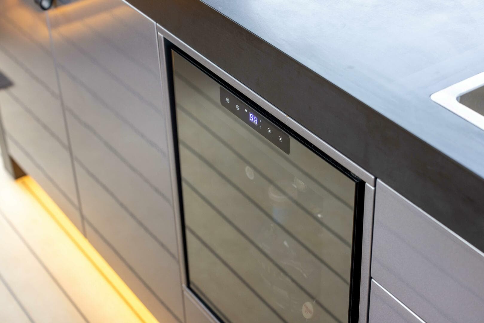 2025 Steeler Bronson 67 Beachclub — photo 52